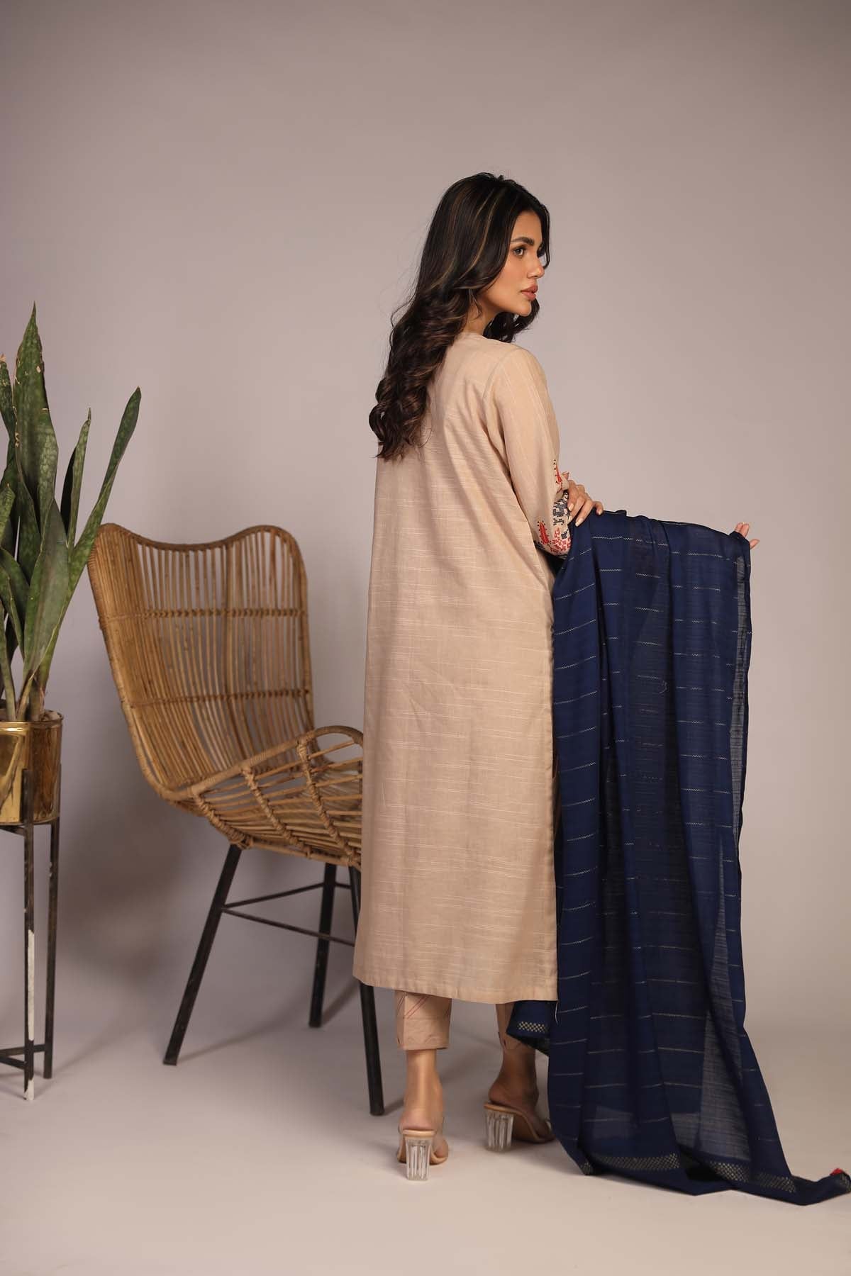 https://cdn.shopify.com/s/files/1/0704/5916/2937/products/UBNL3703_2.jpg?v=1752140854