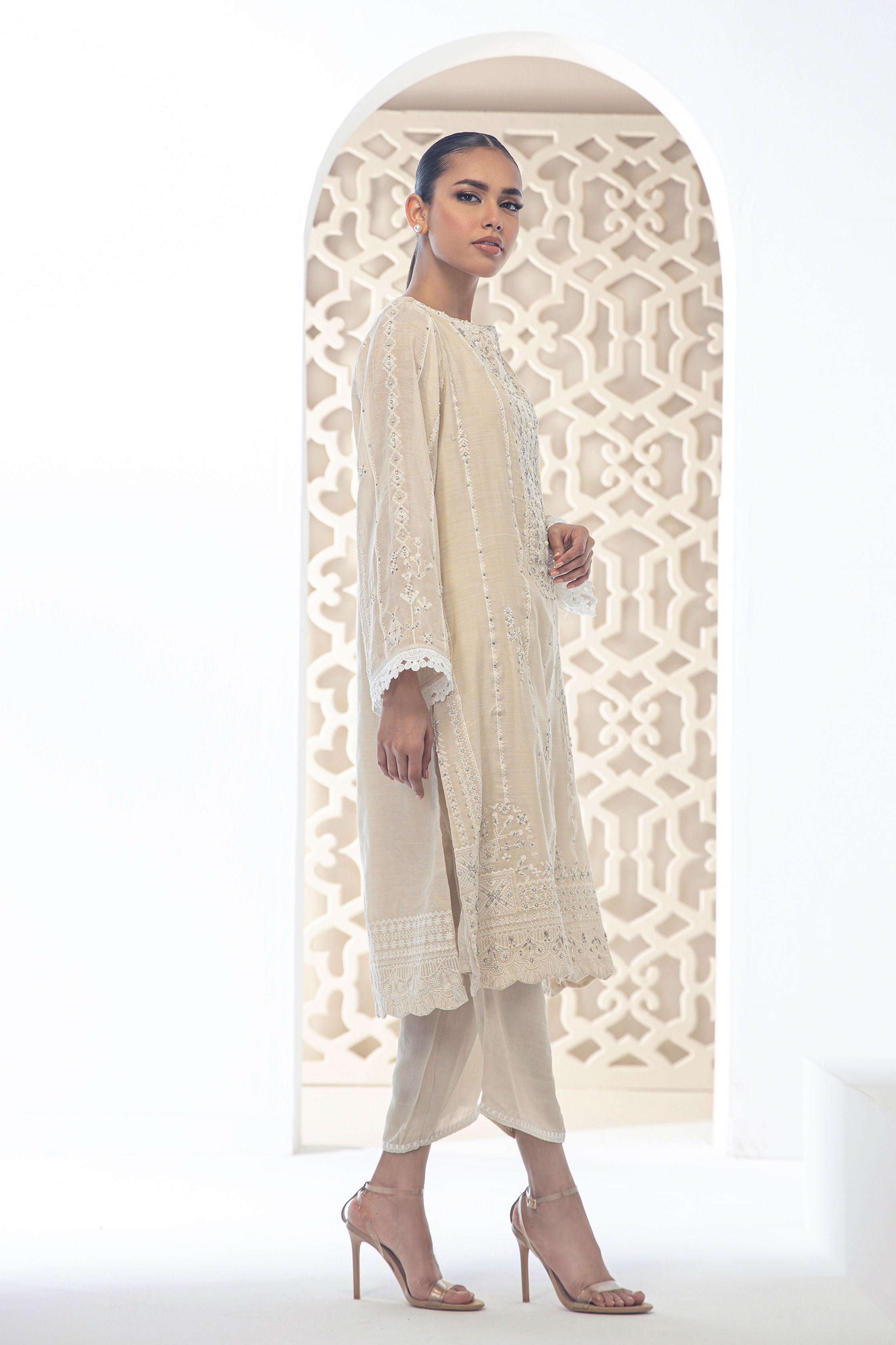 https://cdn.shopify.com/s/files/1/0587/3080/7460/products/UBNL6727.jpg?v=1736415000