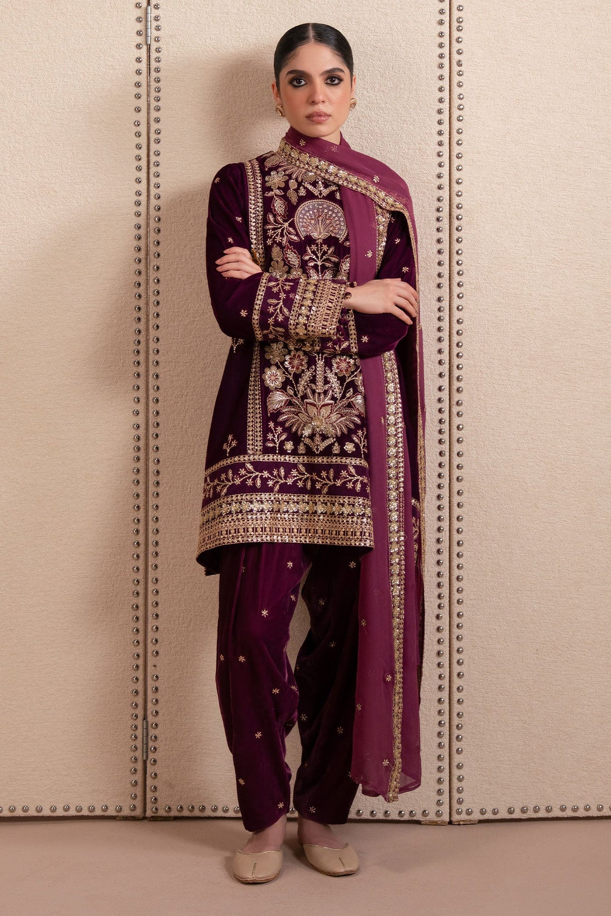 IMPERIAL MAGENTA- 4PC VELVET EMBROIDERED SUIT