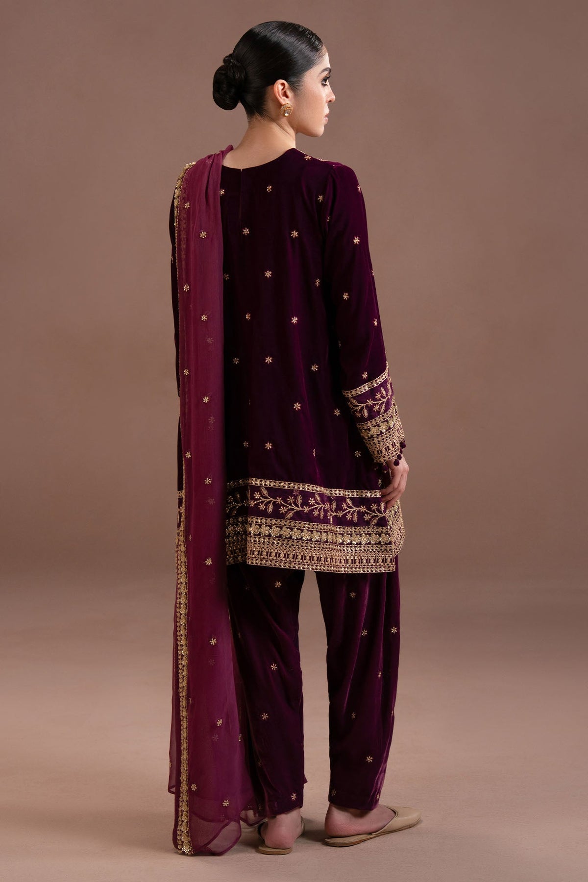 IMPERIAL MAGENTA- 4PC VELVET EMBROIDERED SUIT