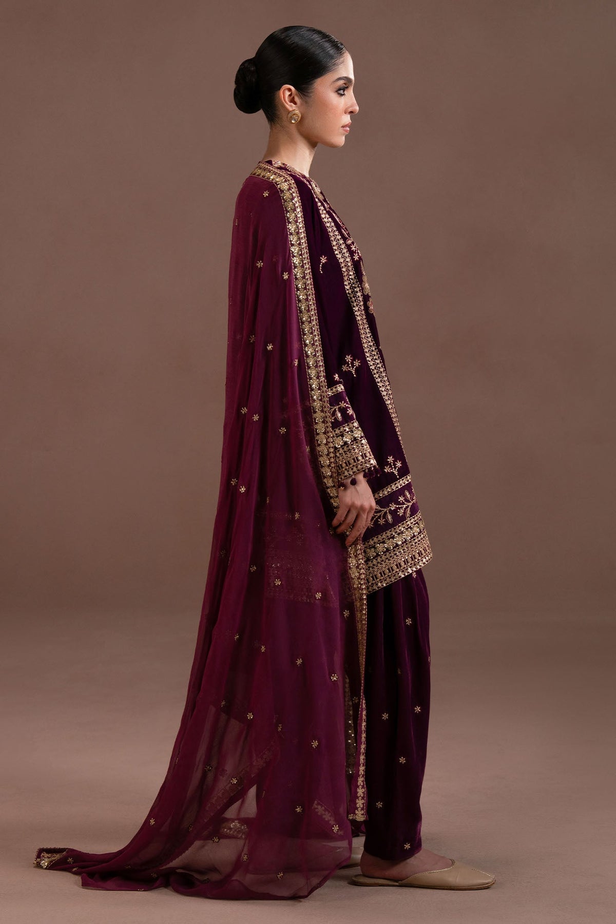 IMPERIAL MAGENTA- 4PC VELVET EMBROIDERED SUIT