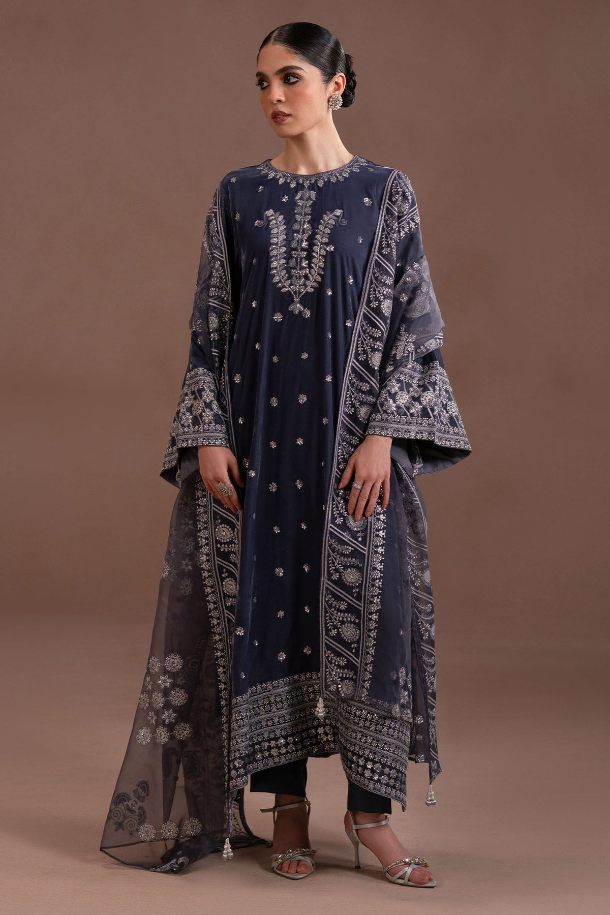 CHARCOAL GRACE- 4PC VELVET EMBROIDERED SUIT