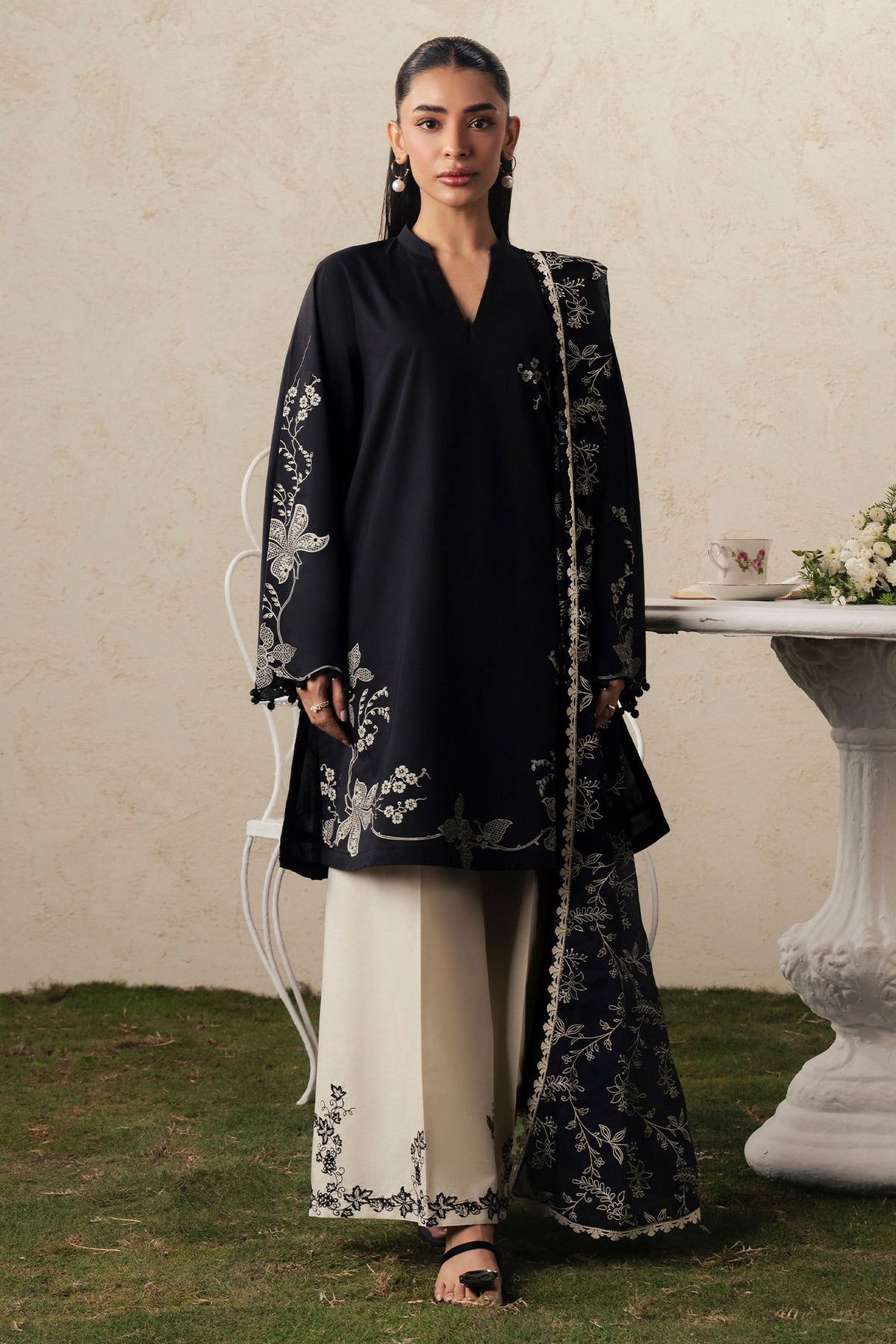 EBONY LACE-3PC (SHIRT, TROUSER & DUPATTA)