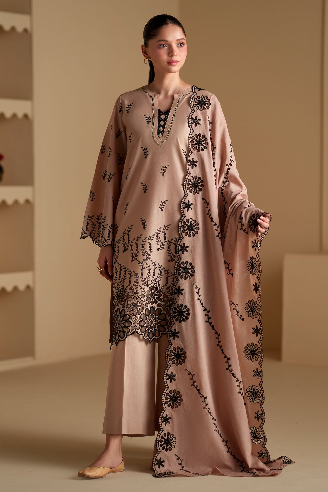 ORNATE DUSK-3PC CHIKANKARI SUIT