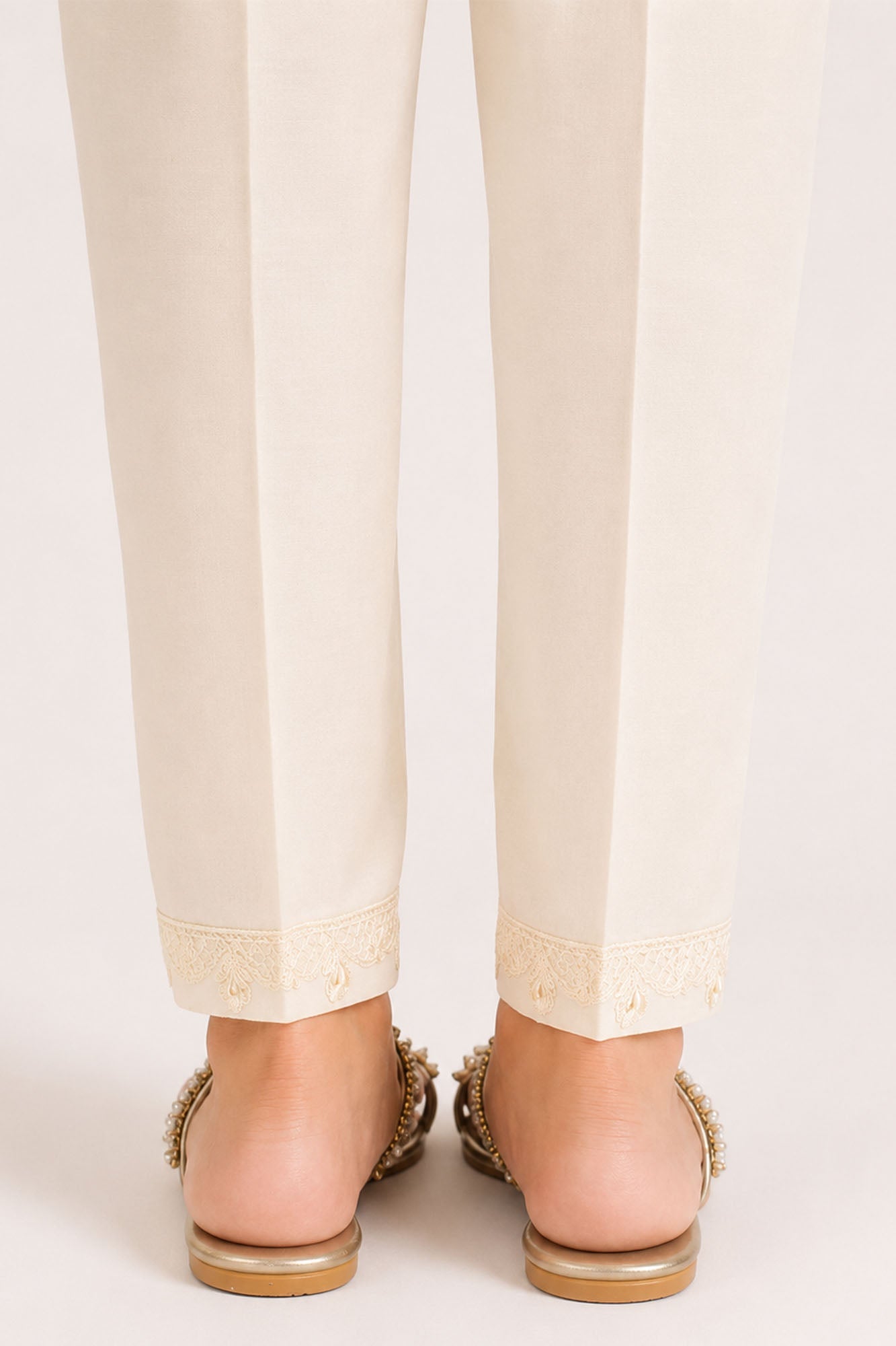 EMBROIDERED FITTED PANTS 3