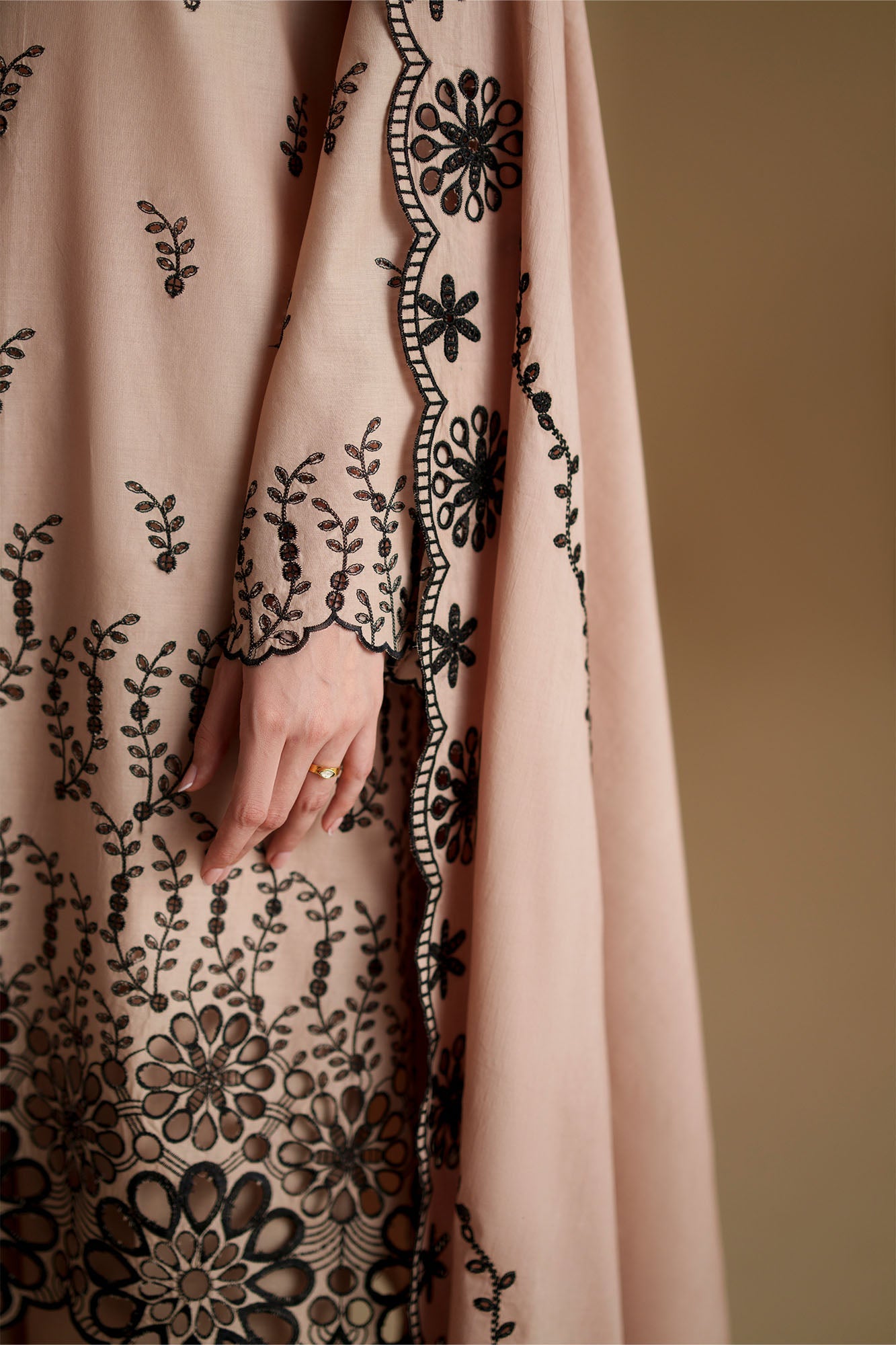 ORNATE DUSK-3PC CHIKANKARI SUIT