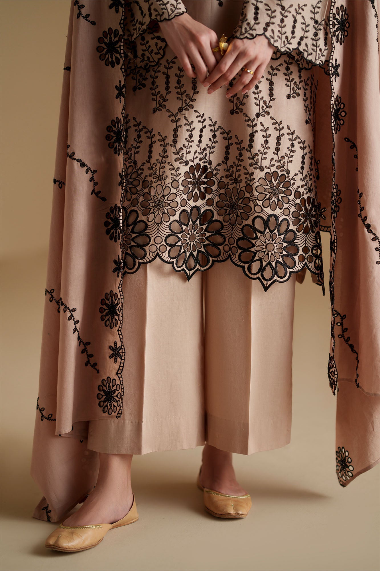 ORNATE DUSK-3PC CHIKANKARI SUIT