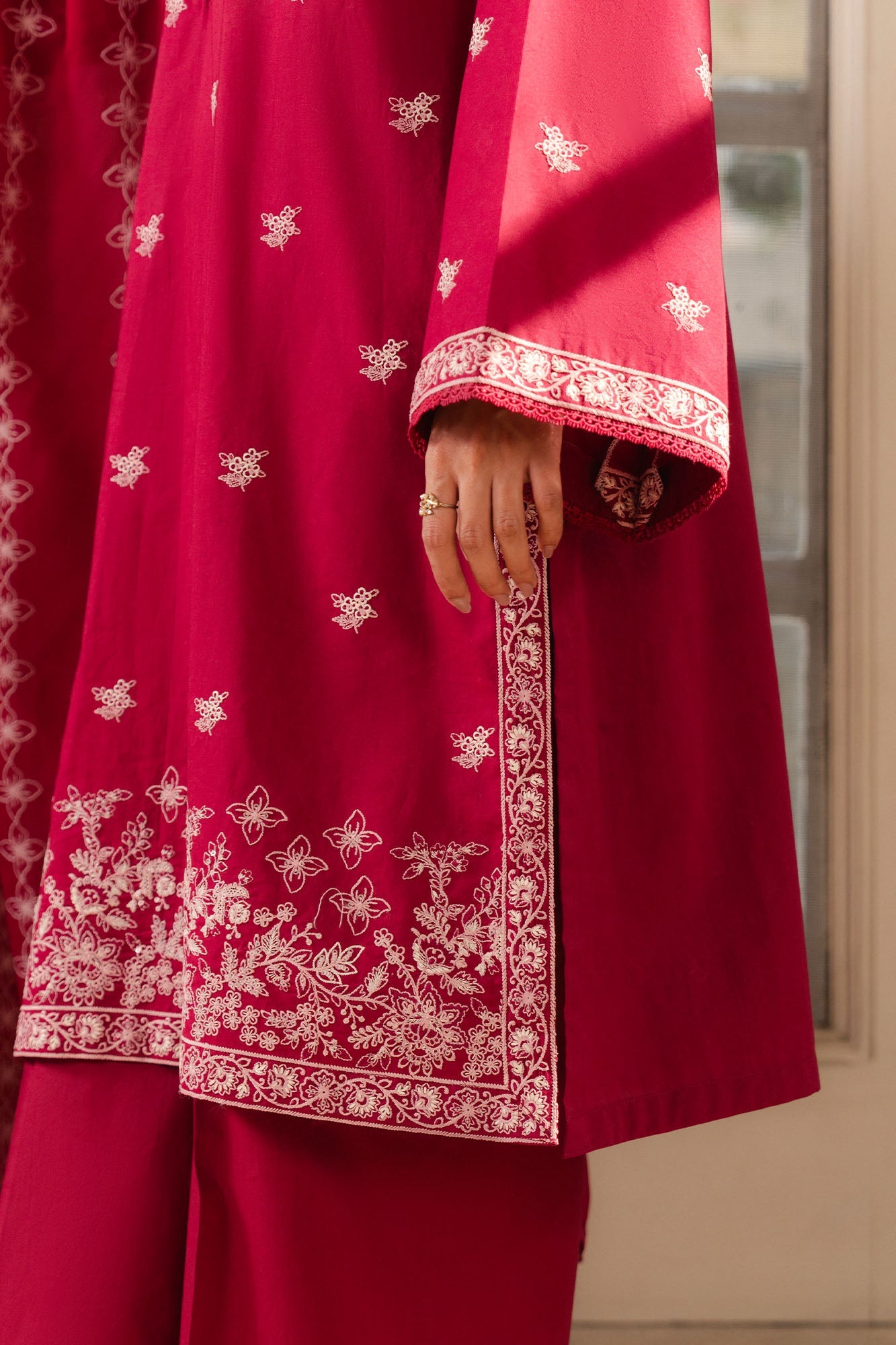 CRIMSON BOUDOIR-2PC (SHIRT & DUPATTA)