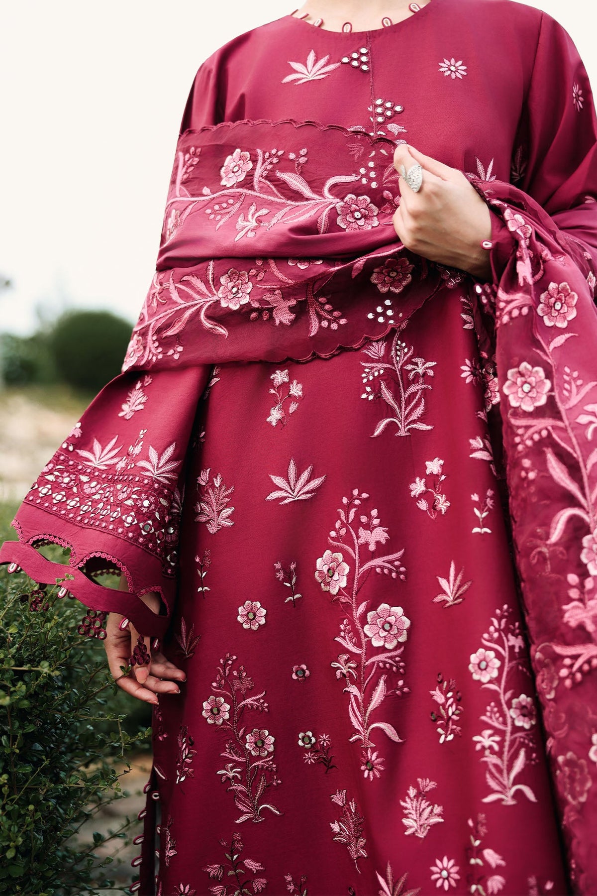 CRIMSON ROYALE-3PC (SHIRT, TROUSER & DUPATTA)