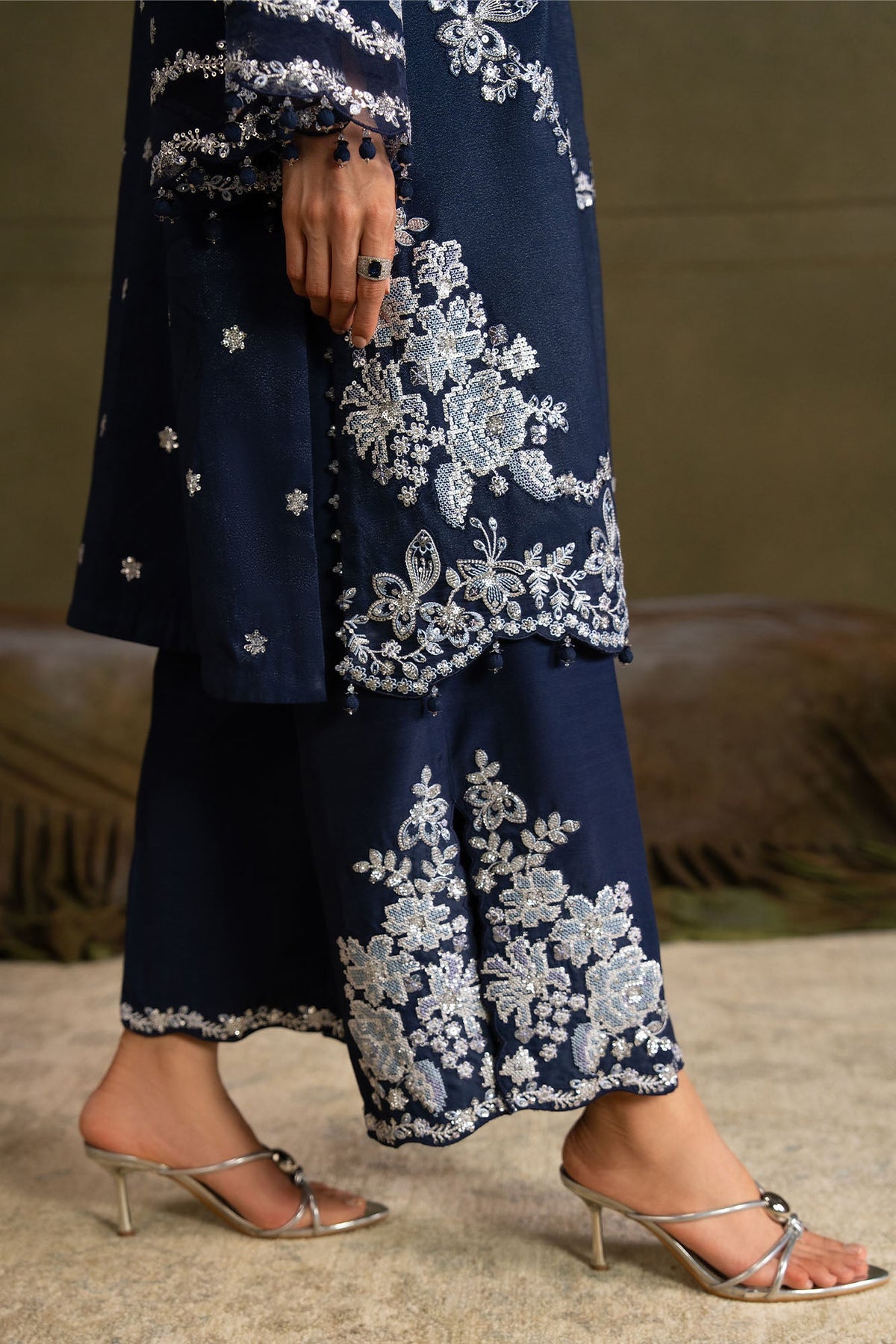 SPARKLING FLEUR-3PC FANCY YARN EMBROIDERED SUIT