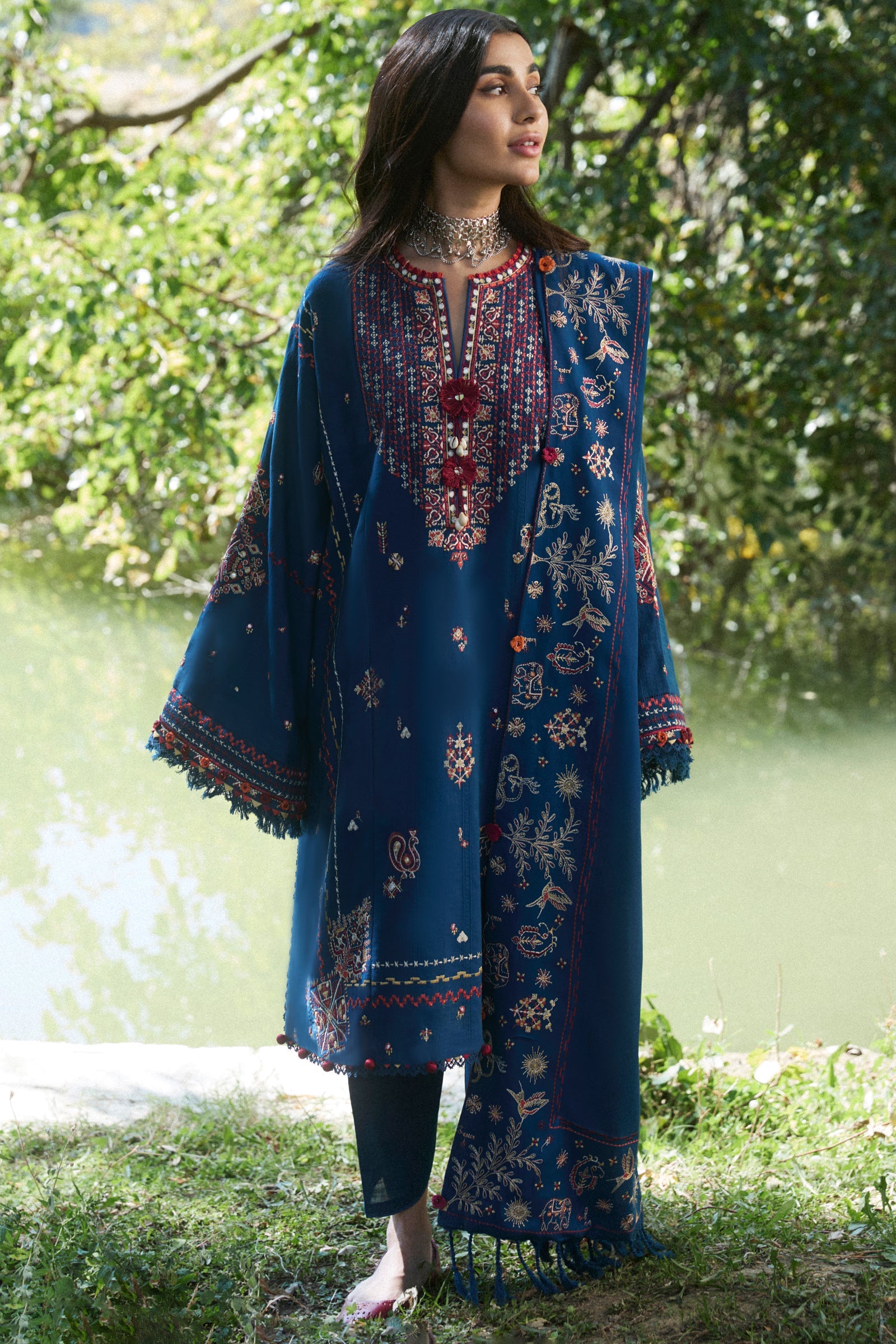 https://cdn.shopify.com/s/files/1/0081/0283/8329/files/Untitled-1_0025_ZahaAW2431210copy.jpg?v=1731656793