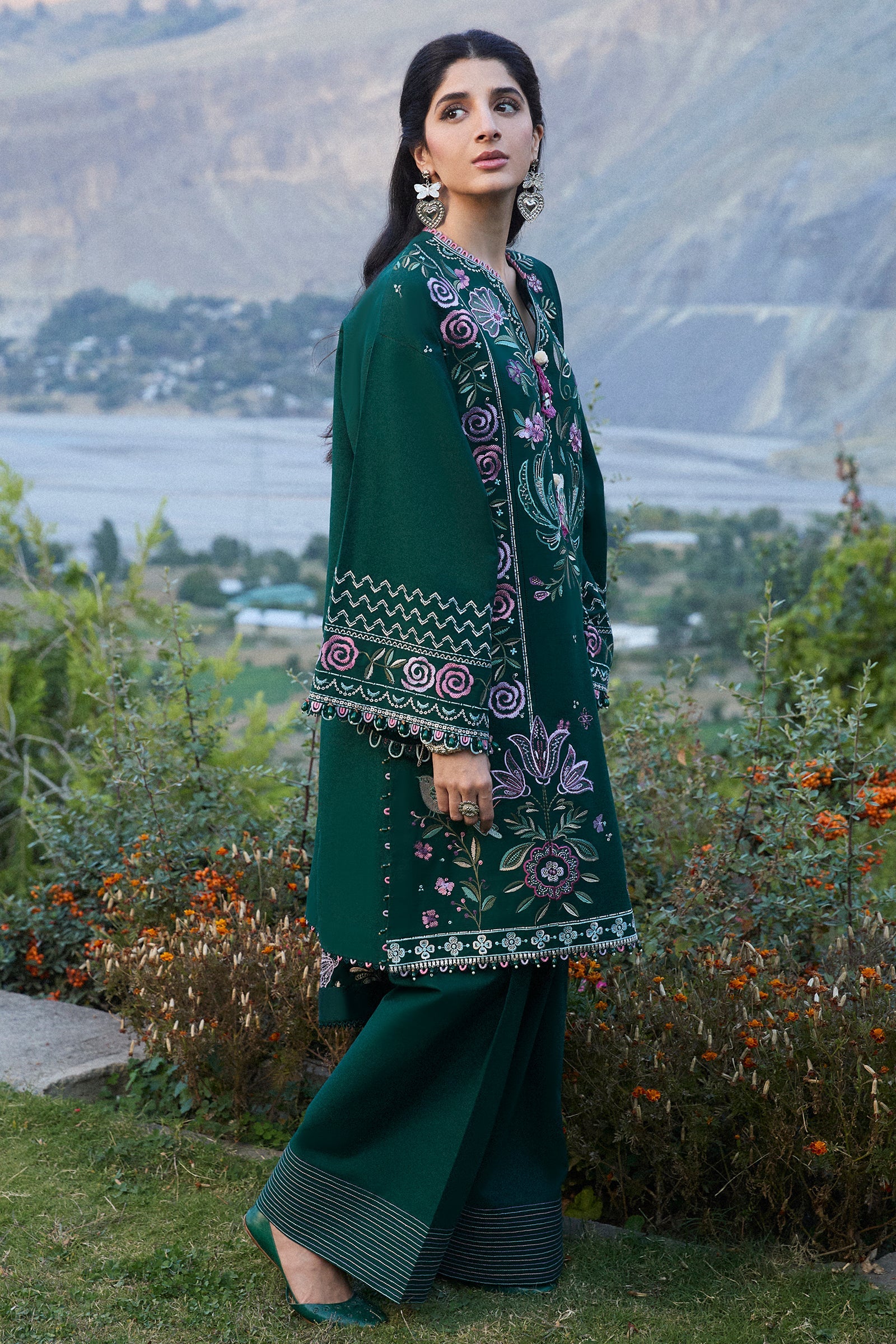 https://cdn.shopify.com/s/files/1/0081/0283/8329/files/Untitled-1_0039_ZahaAW2430647copy.jpg?v=1731656718