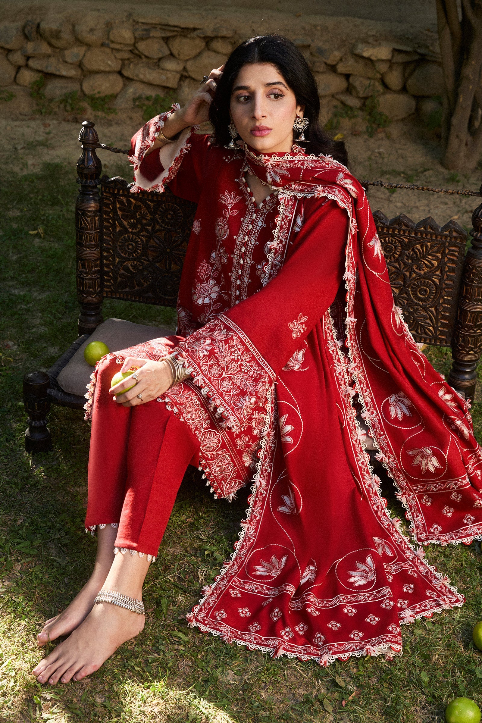 https://cdn.shopify.com/s/files/1/0081/0283/8329/files/Untitled-1_0060_ZahaAW2429966copy.jpg?v=1731656516
