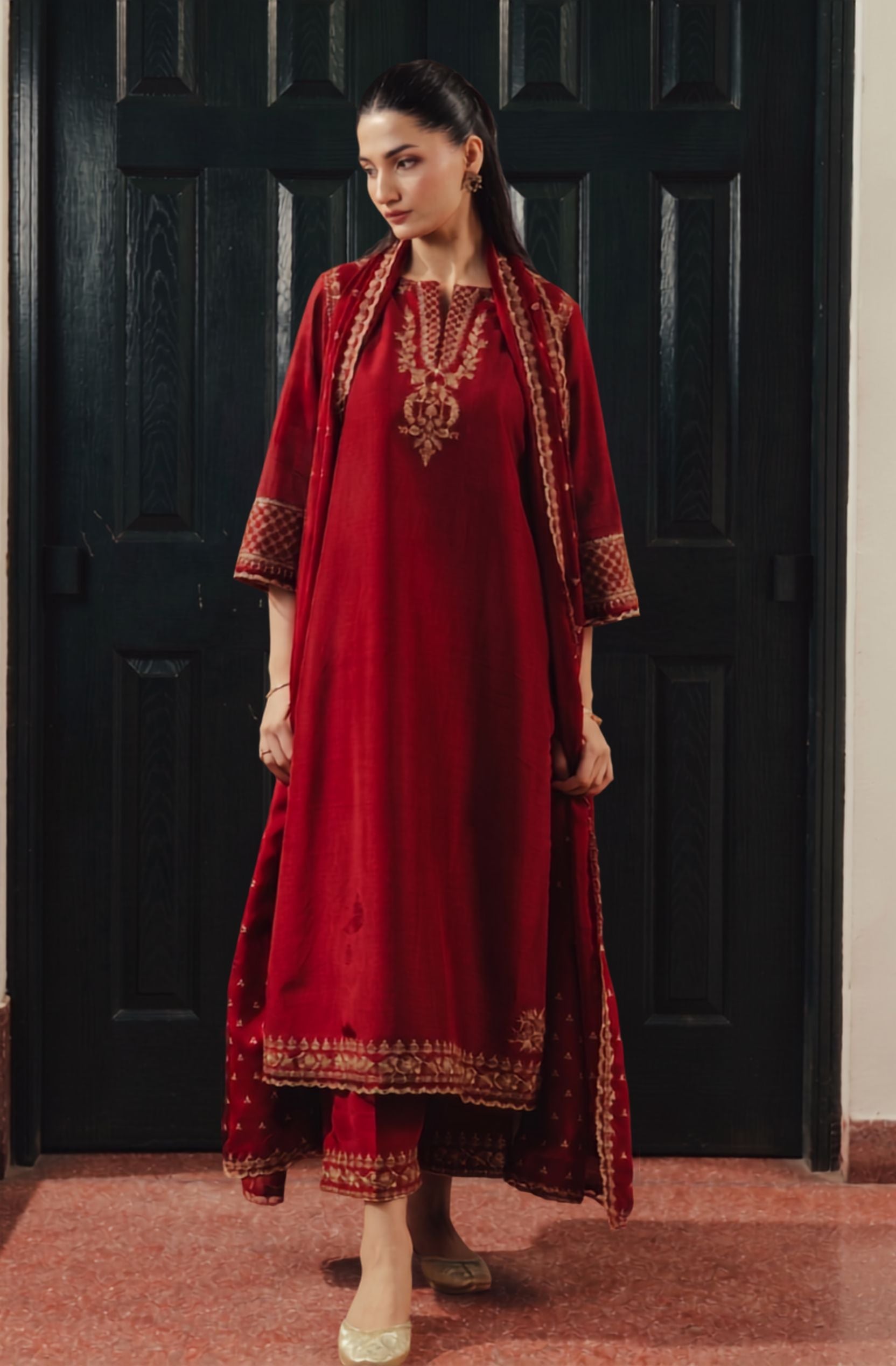 Mahroon Mehar Maroon 3 Piece Lawn Suit | MAHARANI Official