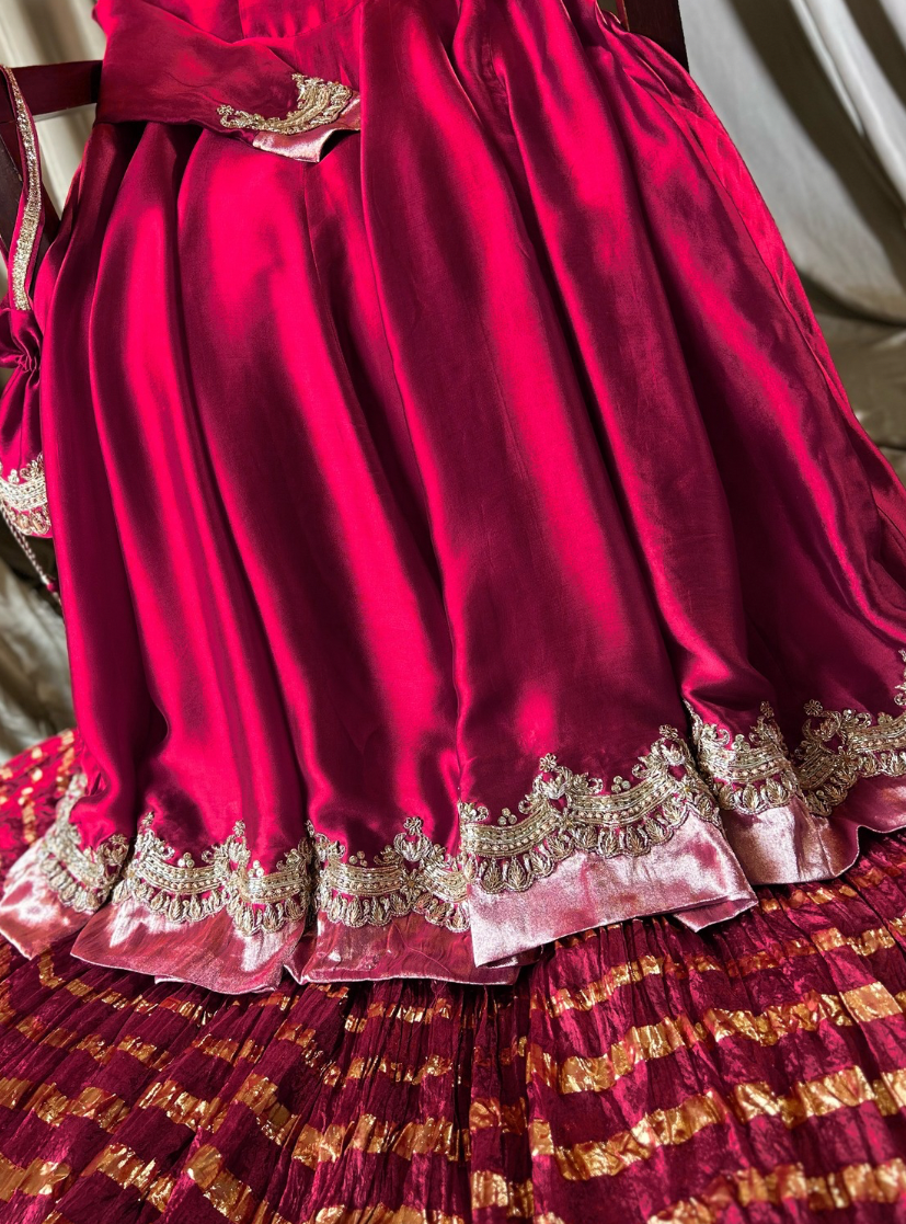 Husn- Naaz Kalidar