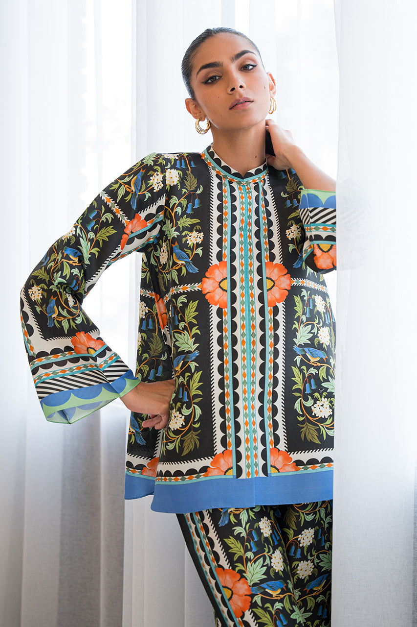 https://cdn.shopify.com/s/files/1/0588/3661/5221/files/Val_A_casual_6.jpg?v=1751622752