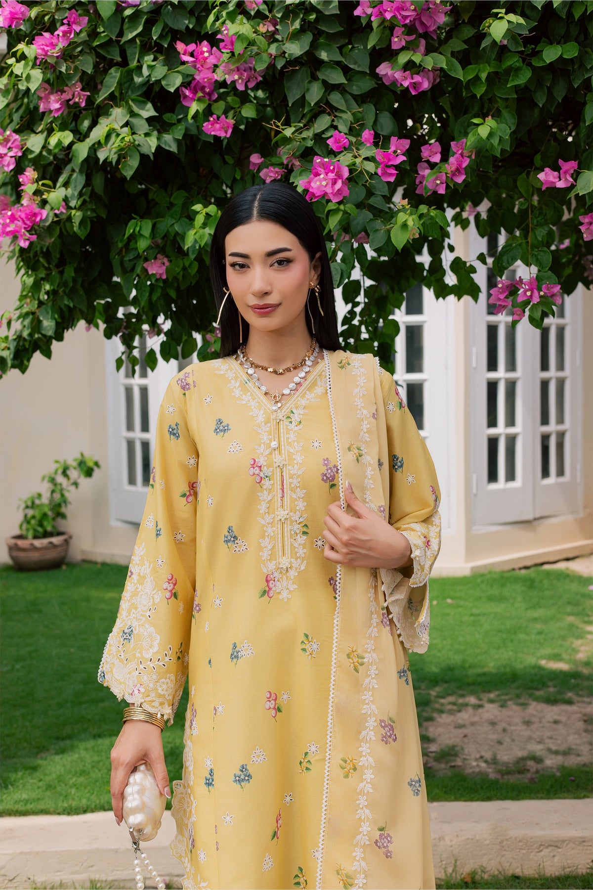 Vard 3Pc - Luxury Embroidered Lawn
