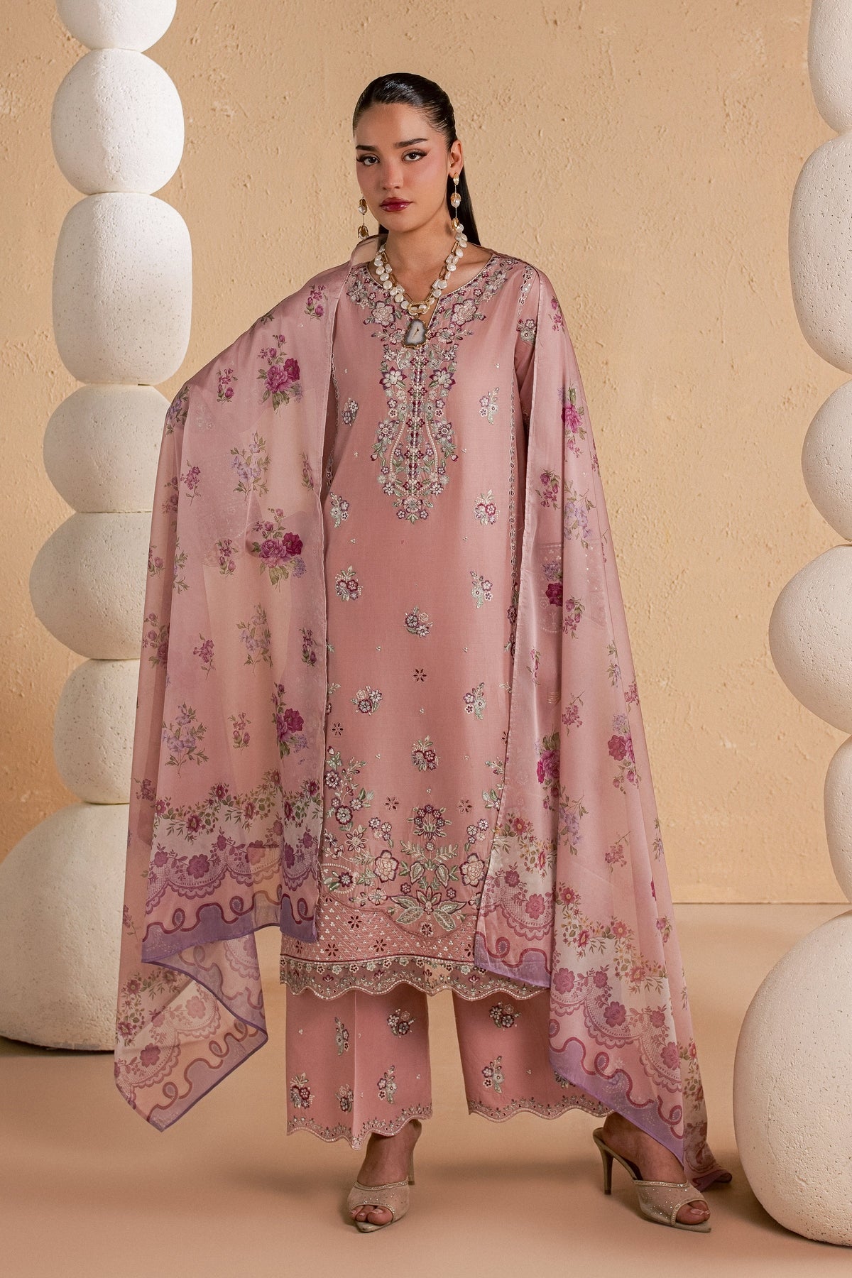 Velora 3Pc - Luxury Embroidered Lawn