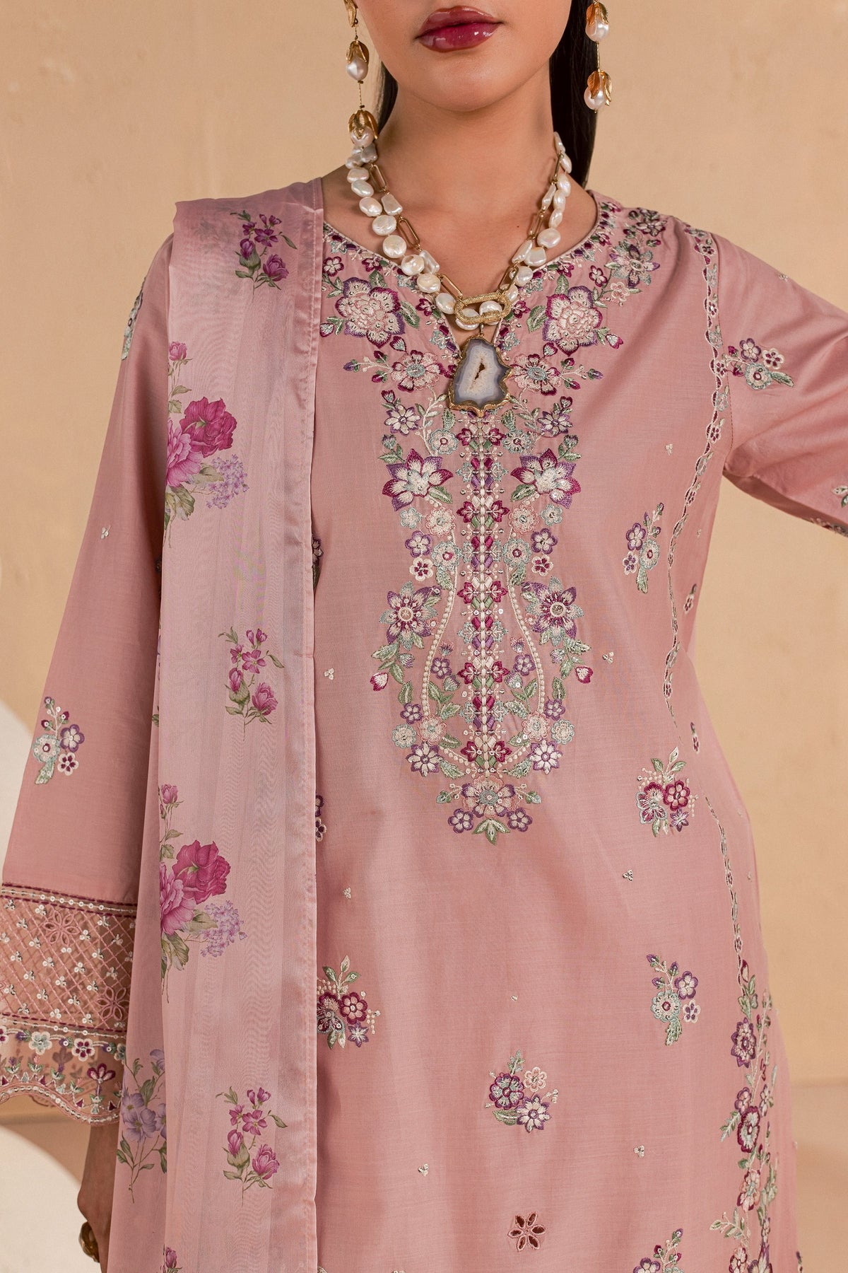 Velora 3Pc - Luxury Embroidered Lawn