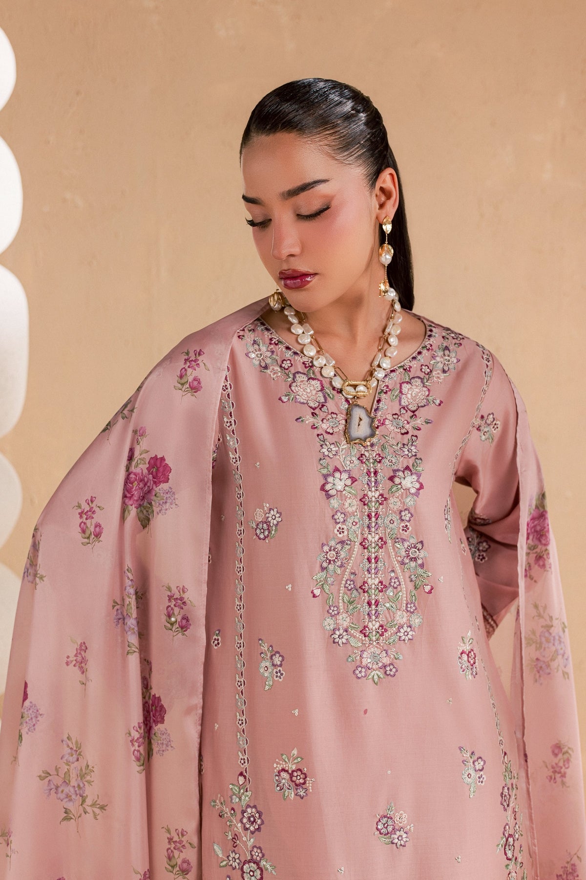 Velora 3Pc - Luxury Embroidered Lawn