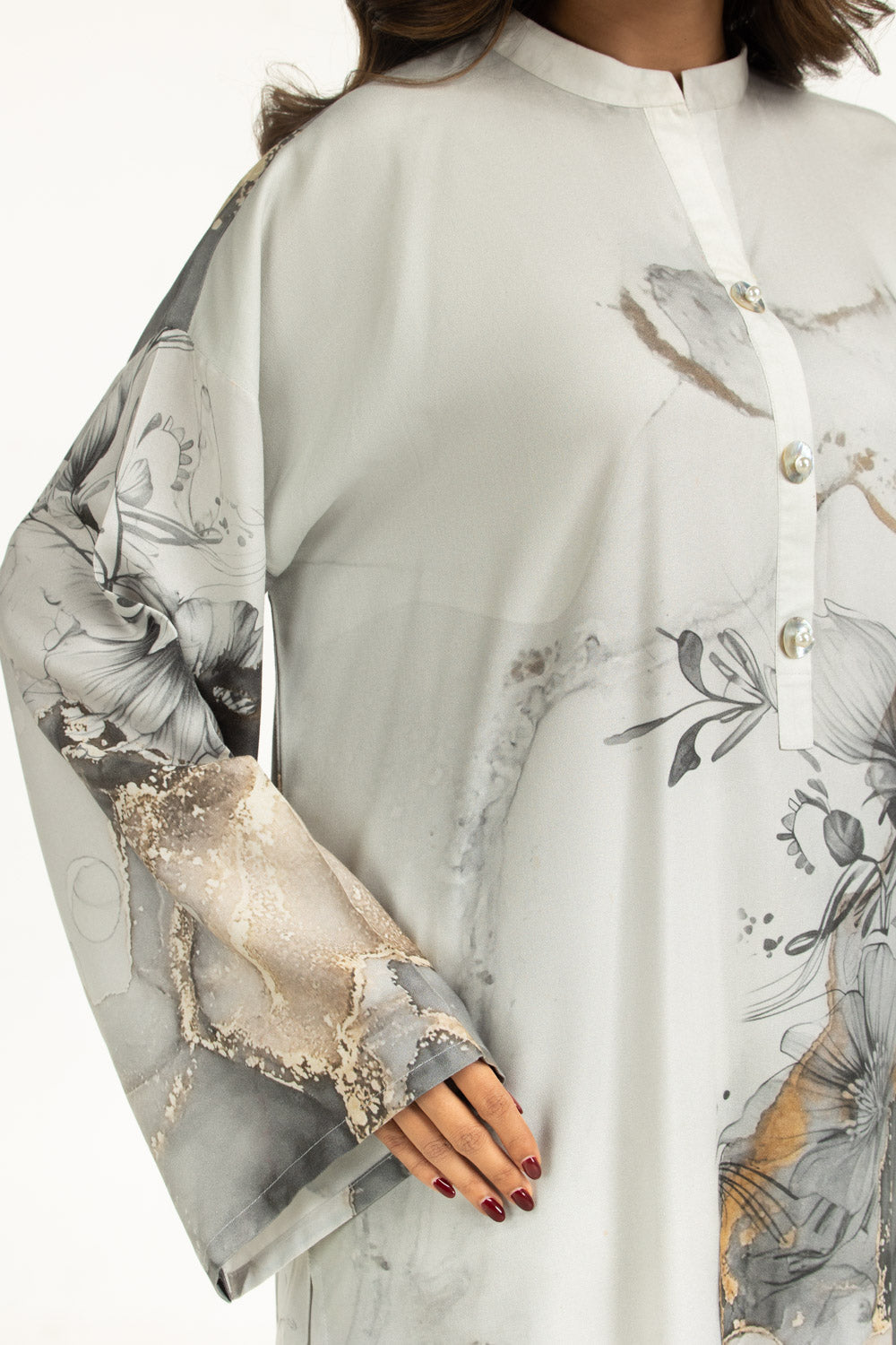 https://cdn.shopify.com/s/files/1/0706/3253/8159/files/ViscosePrintedCo-OrdSetIpst-55063_sleeve.jpg?v=1761815597