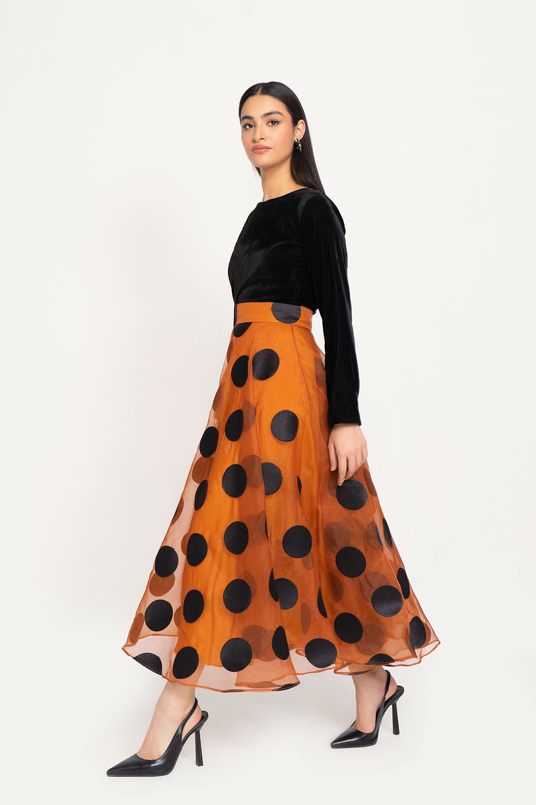https://cdn.shopify.com/s/files/1/0611/8585/1568/products/W.FW22.103.T-3.jpg?v=1736337323