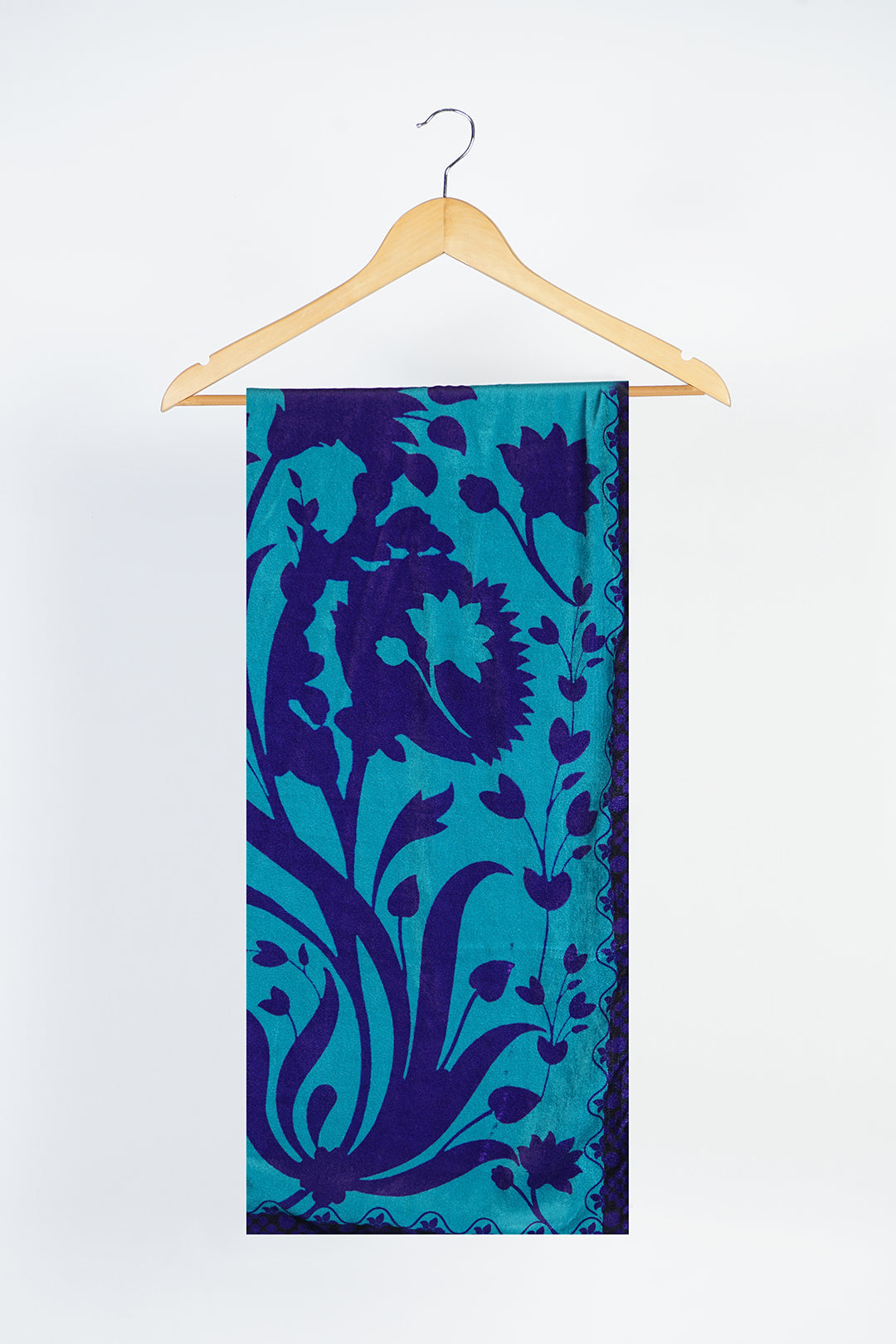 https://cdn.shopify.com/s/files/1/0611/8585/1568/products/W.FW22.240.T-1.jpg?v=1736337112