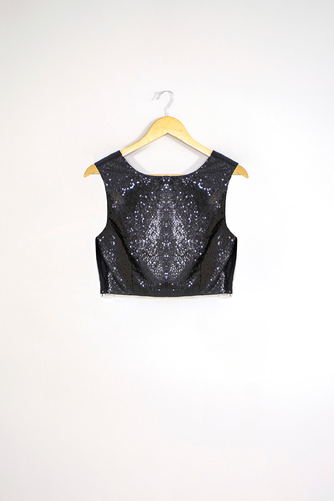 https://cdn.shopify.com/s/files/1/0611/8585/1568/files/W.FW23.169.T-1.jpg?v=1736335745
