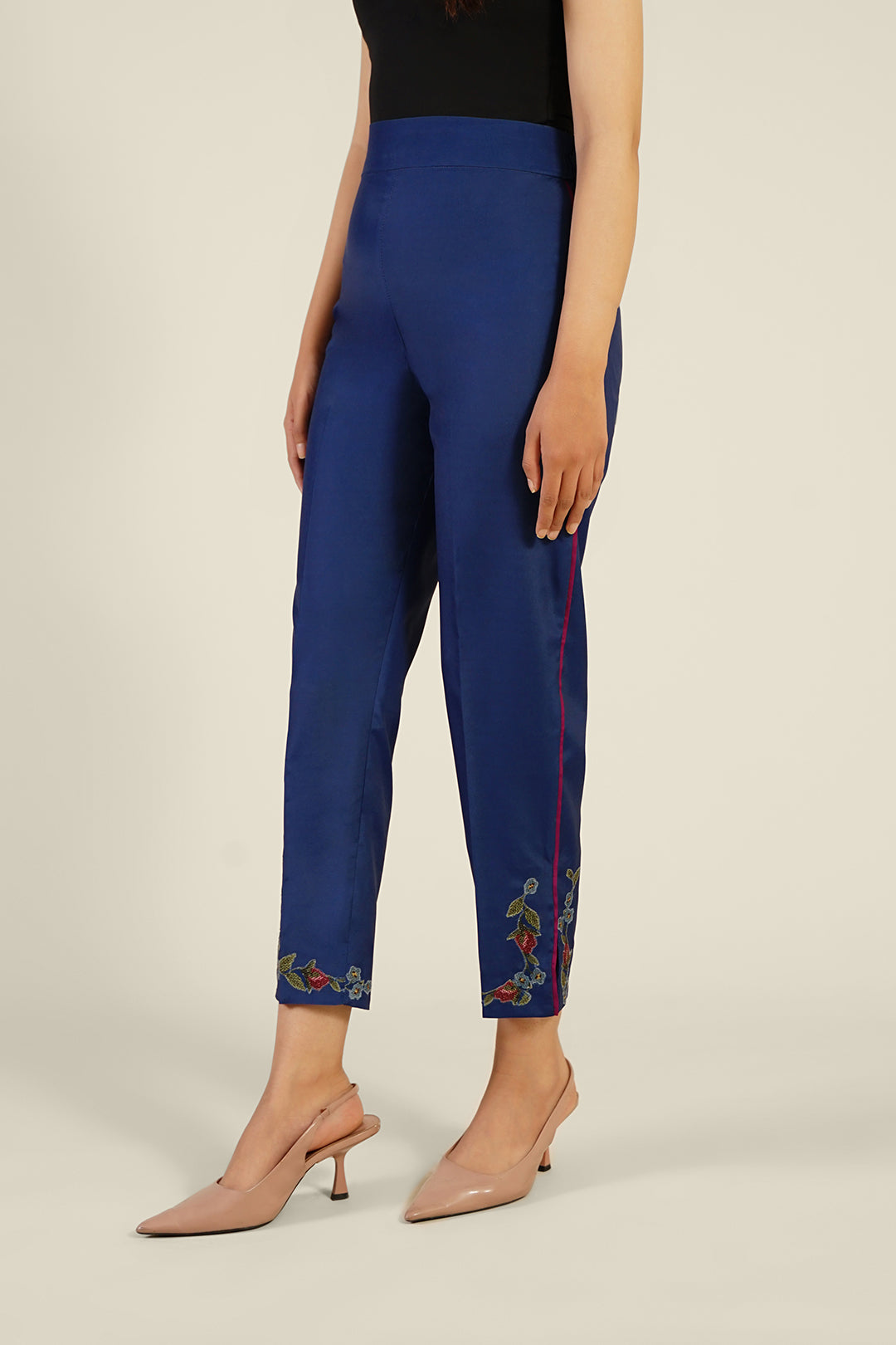https://cdn.shopify.com/s/files/1/0611/8585/1568/files/W.FW23.276.P-1.jpg?v=1736335681