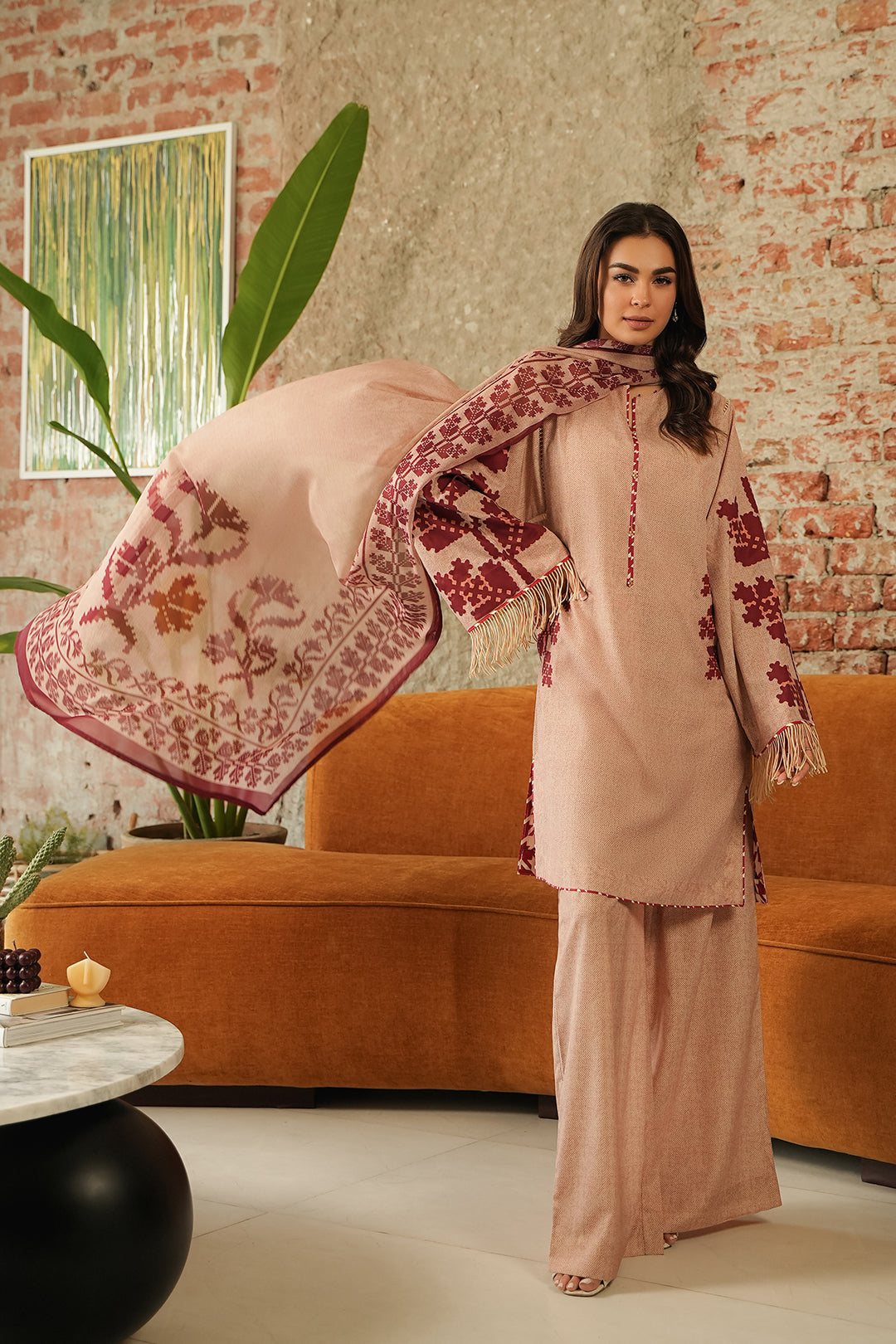 https://cdn.shopify.com/s/files/1/0611/8585/1568/files/W.FW23.284.T-3.jpg?v=1736335683