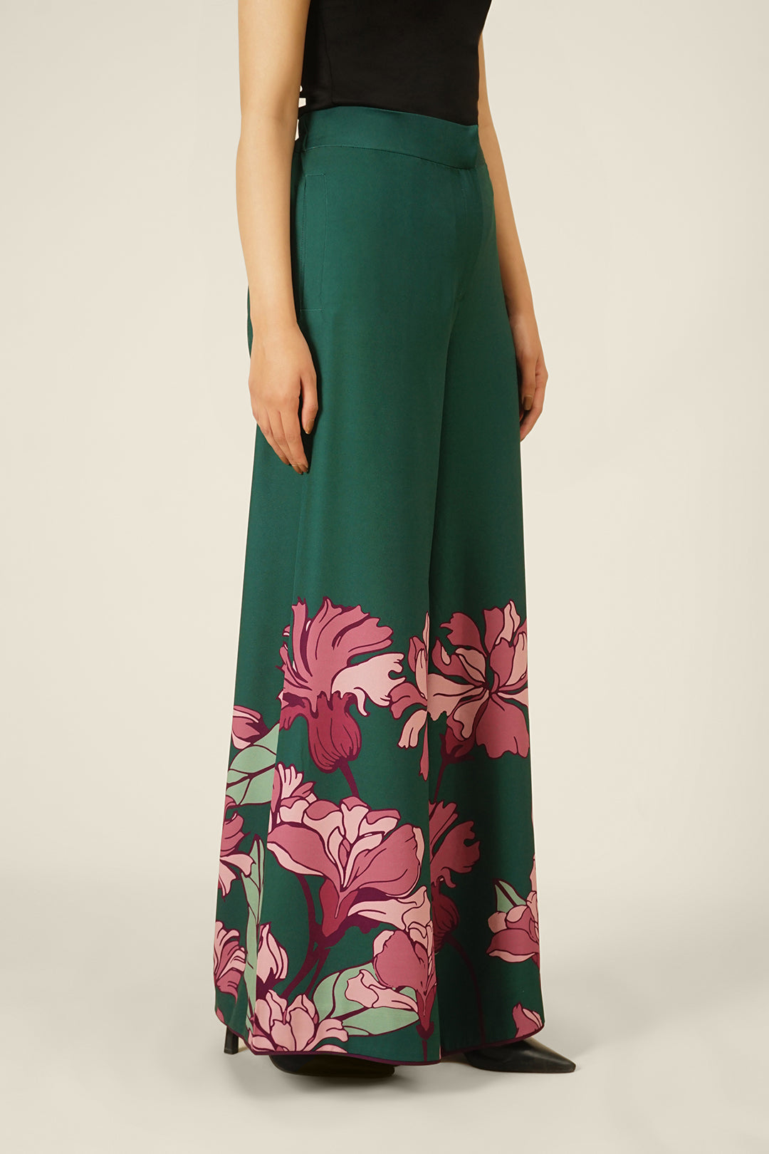 https://cdn.shopify.com/s/files/1/0611/8585/1568/files/W.FW23.403.P-2.jpg?v=1736335500