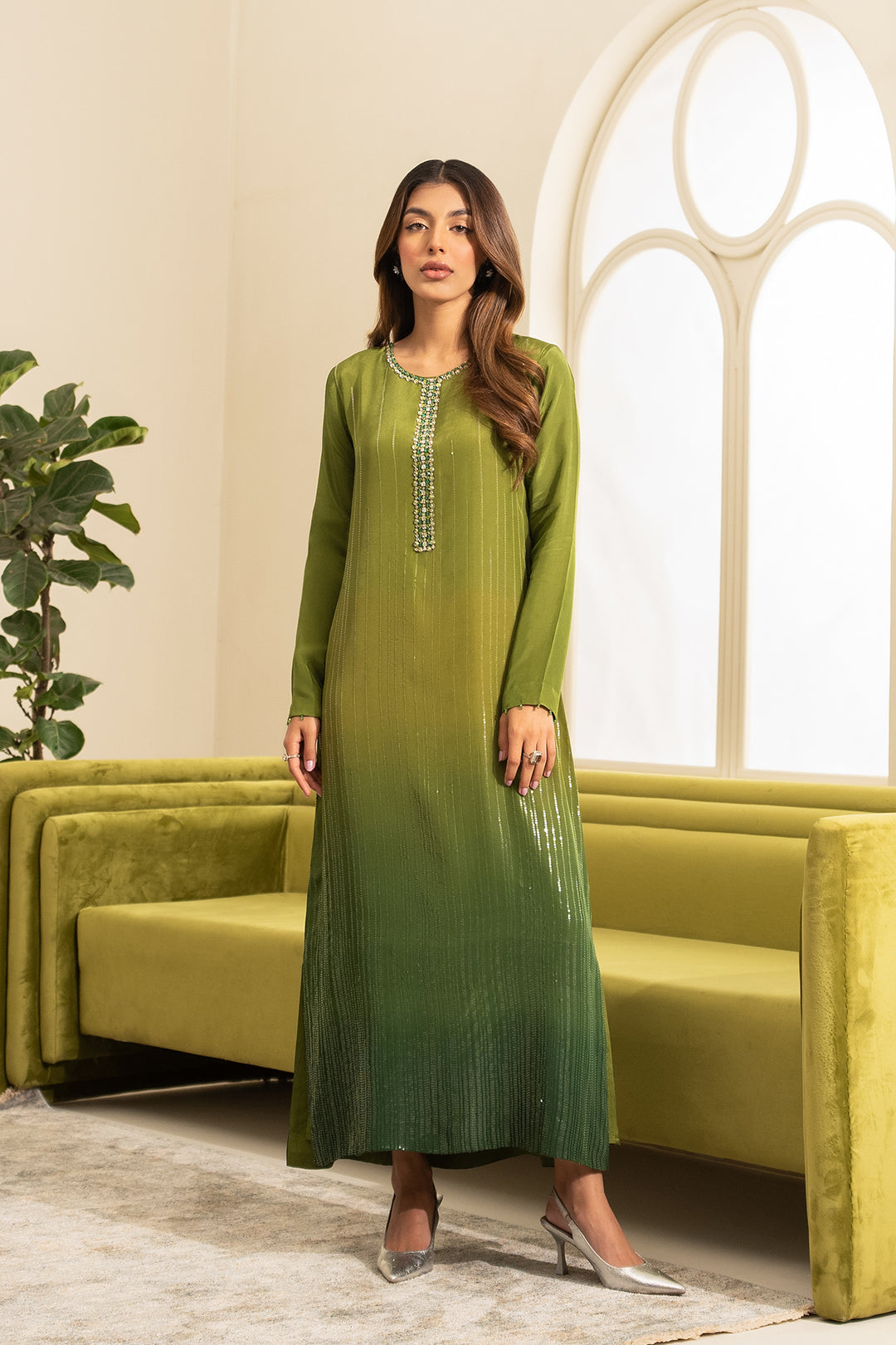 https://cdn.shopify.com/s/files/1/0611/8585/1568/files/W.FW24.065.T-1.jpg?v=1736335369