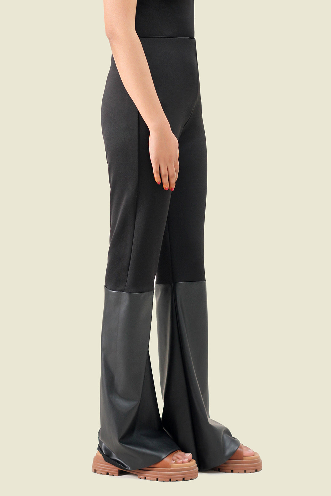 https://cdn.shopify.com/s/files/1/0611/8585/1568/files/W.FW24.087.P-2.jpg?v=1736335355
