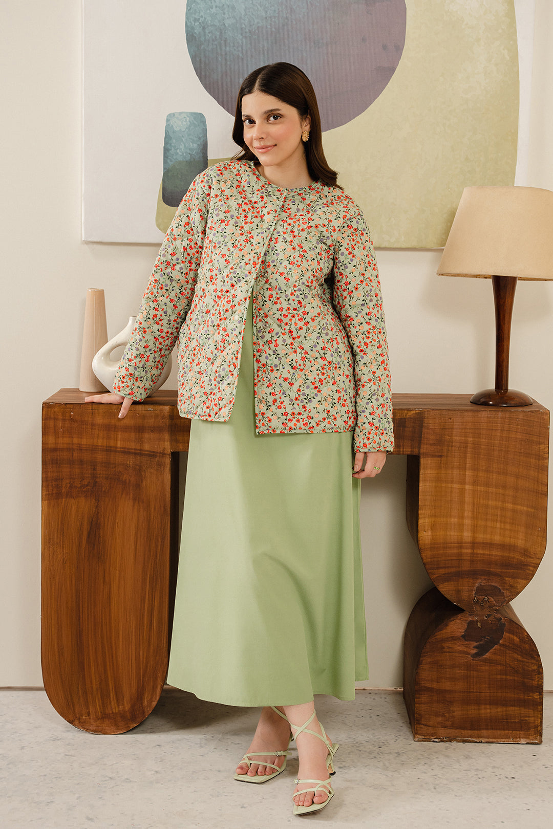 https://cdn.shopify.com/s/files/1/0611/8585/1568/files/W.FW24.101.T-1.jpg?v=1736334409