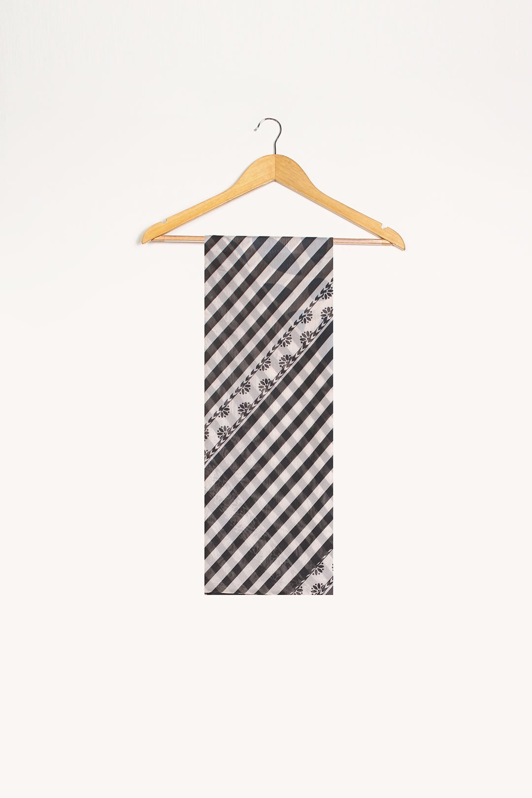 https://cdn.shopify.com/s/files/1/0611/8585/1568/files/W.FW24.203.T-2.jpg?v=1736334331