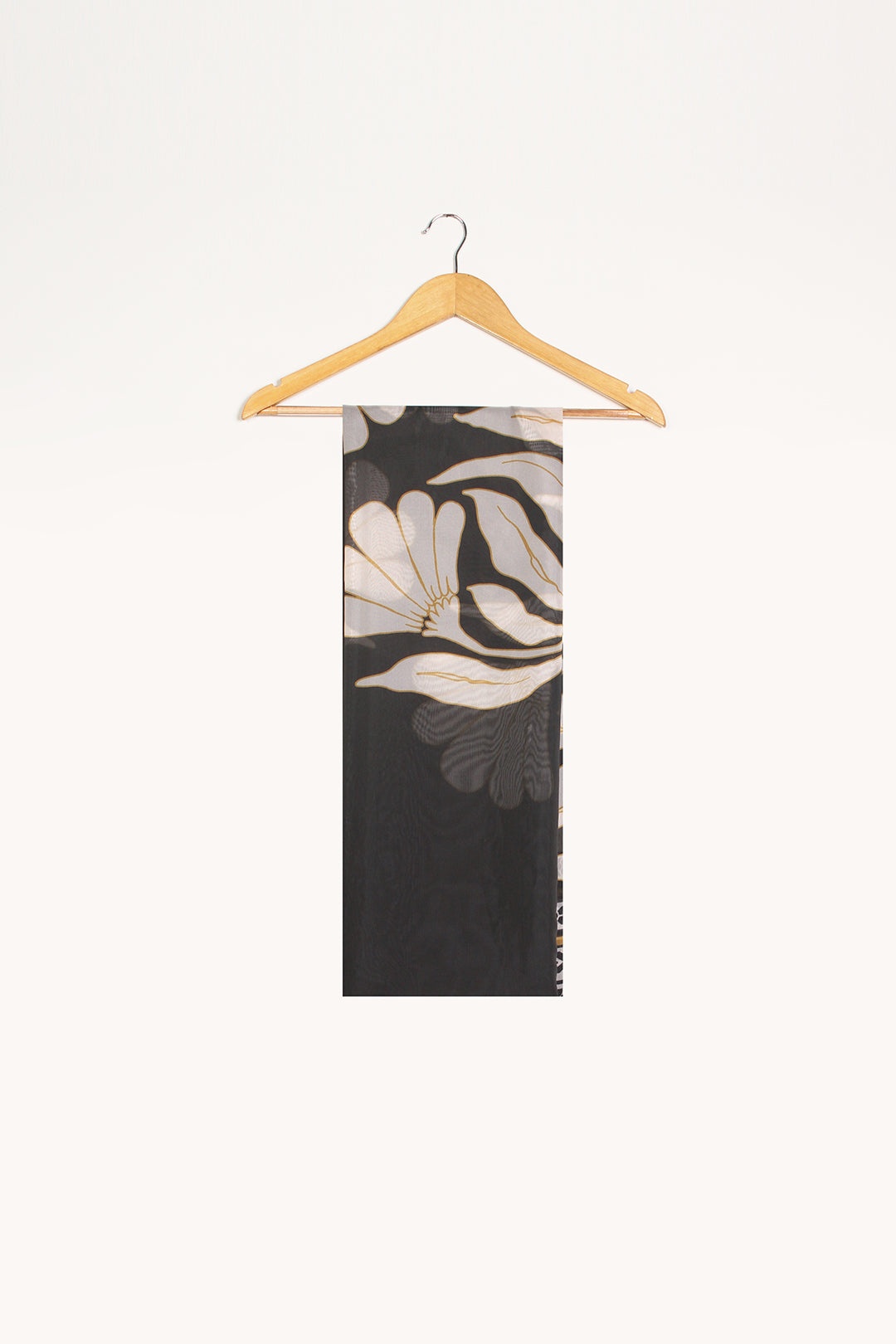 https://cdn.shopify.com/s/files/1/0611/8585/1568/files/W.FW24.206.T-2.jpg?v=1736334327