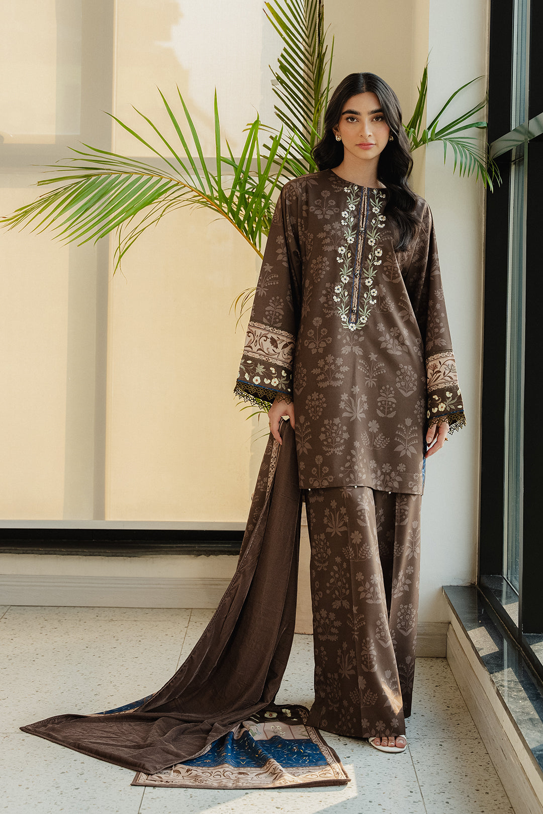 https://cdn.shopify.com/s/files/1/0611/8585/1568/files/W.FW24.356.T-3.jpg?v=1736334223