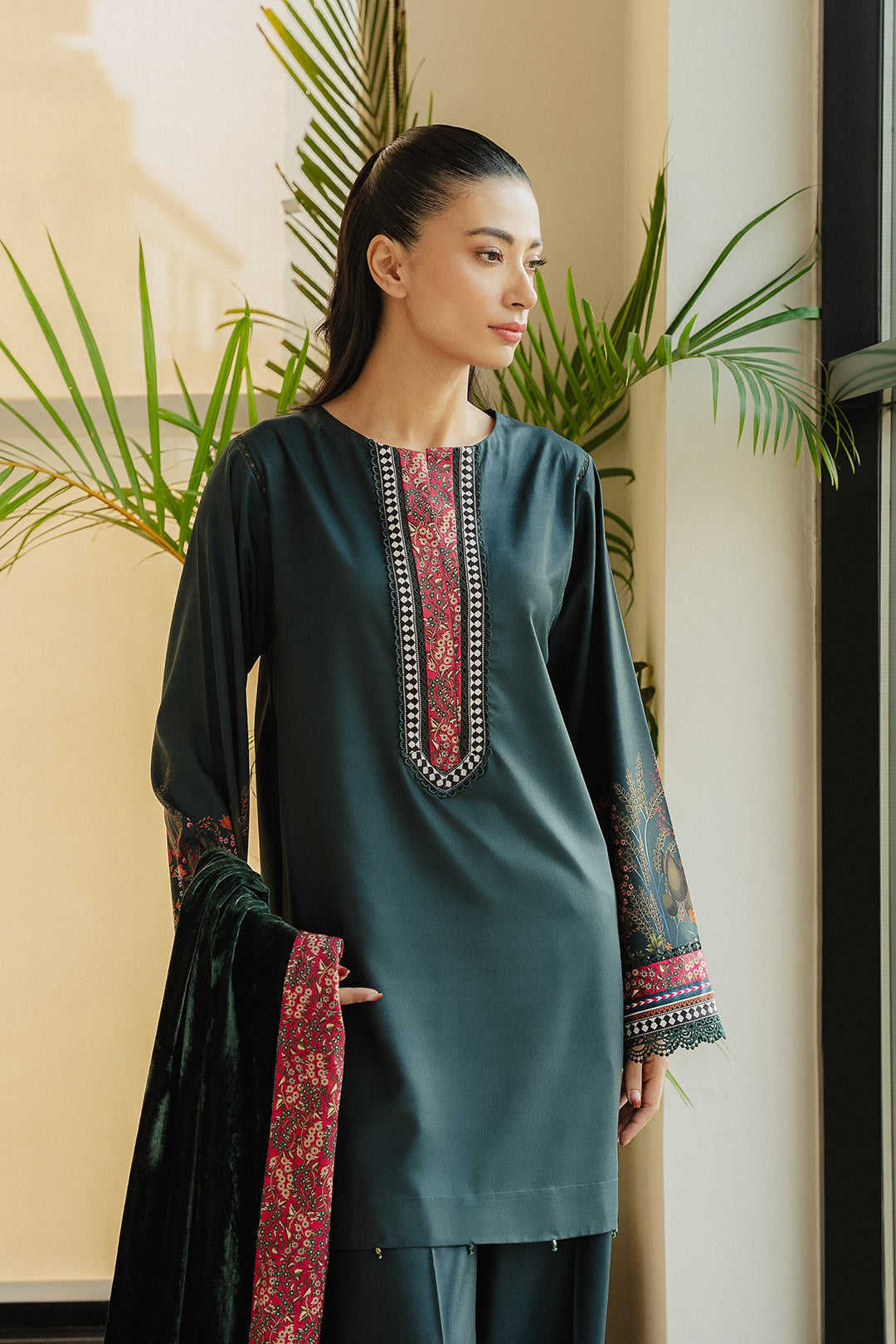 https://cdn.shopify.com/s/files/1/0611/8585/1568/files/W.FW24.362.T-3.jpg?v=1736334224