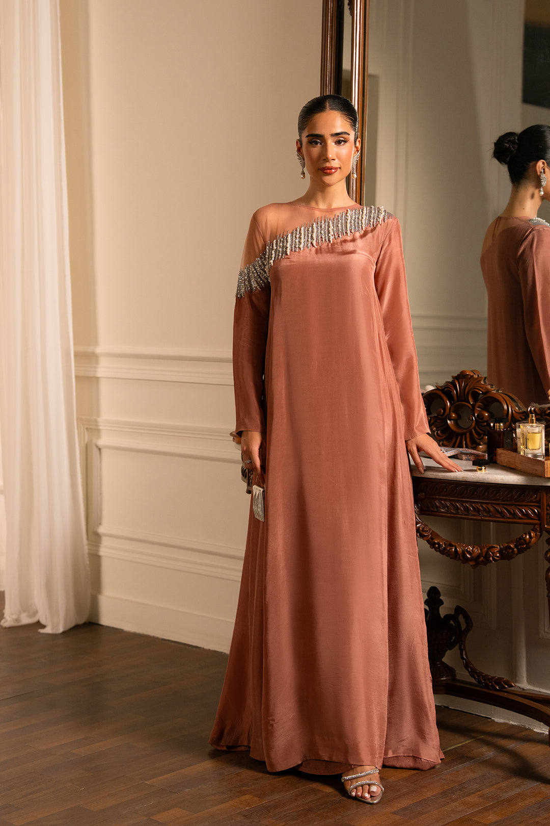 https://cdn.shopify.com/s/files/1/0611/8585/1568/files/W.FW25.050.T-1.jpg?v=1759472898