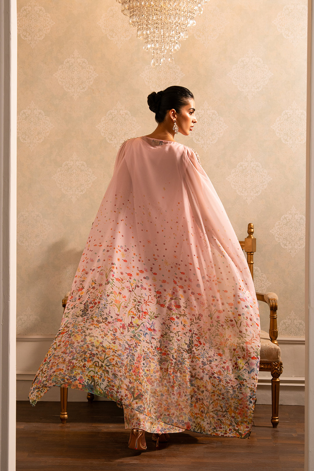 Serife Cape set