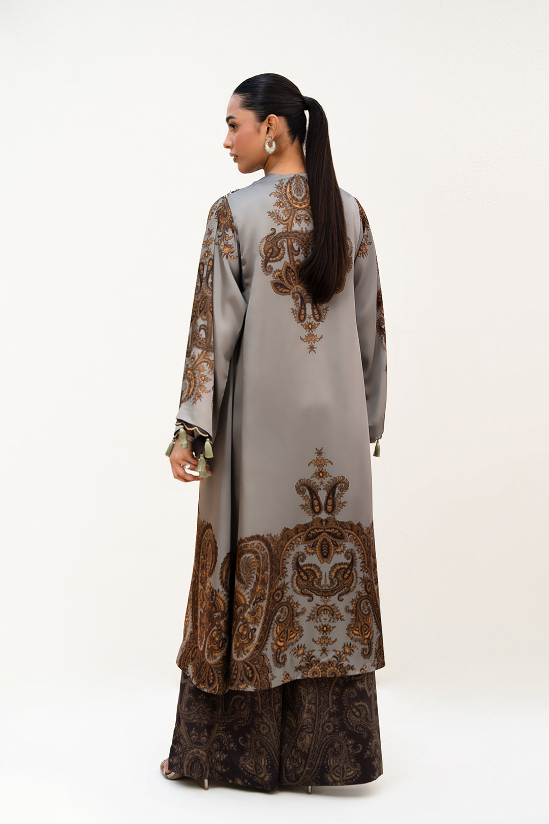 https://cdn.shopify.com/s/files/1/0611/8585/1568/files/W.FW25.061.T-4.jpg?v=1760680007