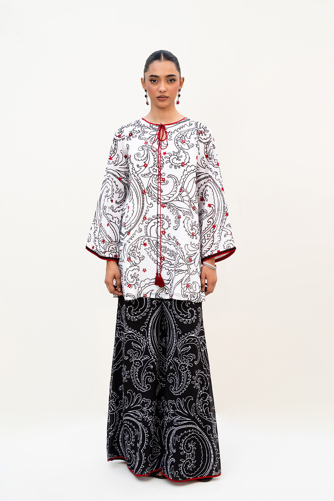 https://cdn.shopify.com/s/files/1/0611/8585/1568/files/W.FW25.066.T-1.jpg?v=1760680043