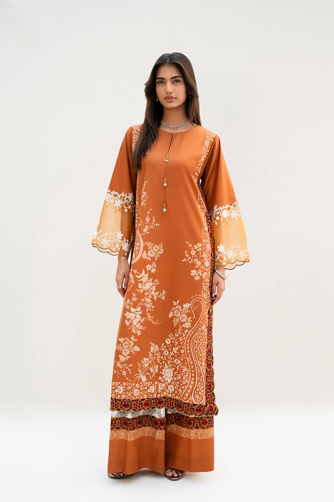 https://cdn.shopify.com/s/files/1/0611/8585/1568/files/W.FW25.071.T-1.jpg?v=1760680087