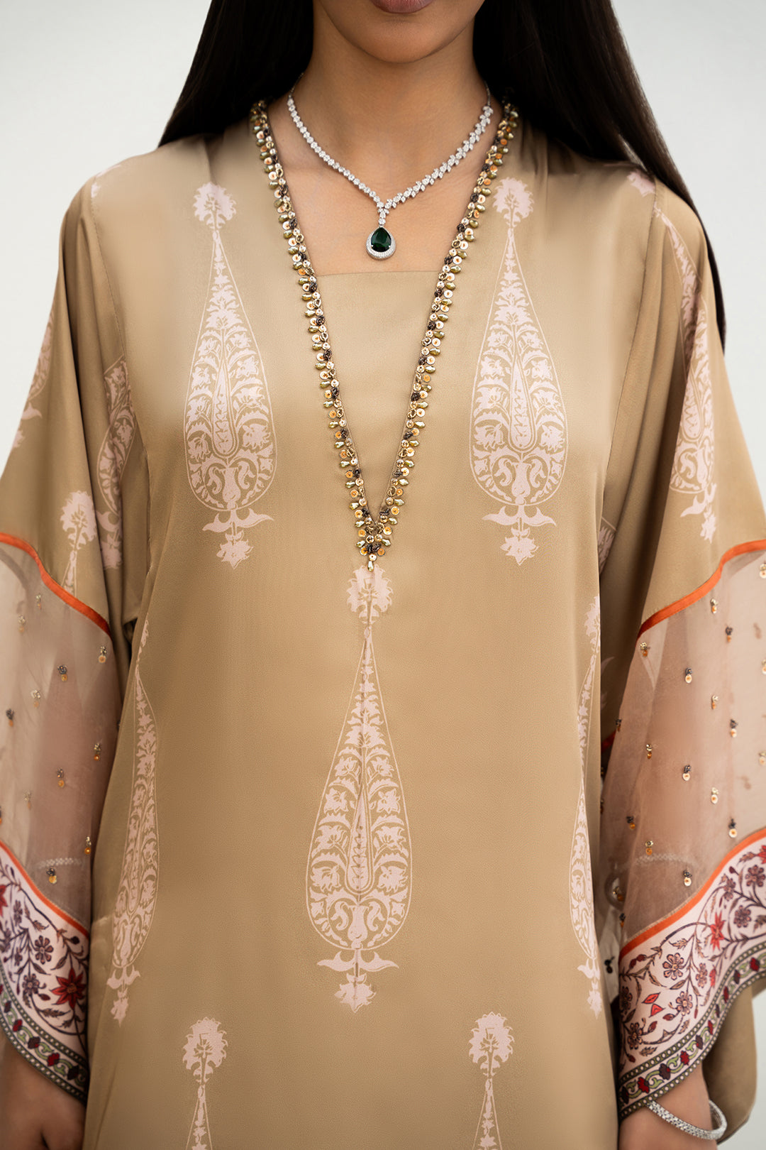 https://cdn.shopify.com/s/files/1/0611/8585/1568/files/W.FW25.072.T-2.jpg?v=1760680102