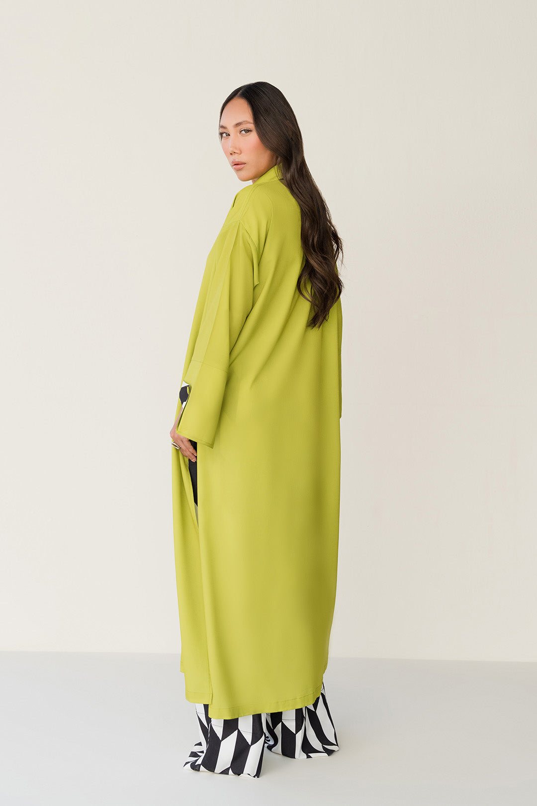https://cdn.shopify.com/s/files/1/0611/8585/1568/files/W.FW25.140.T-4.jpg?v=1761204217