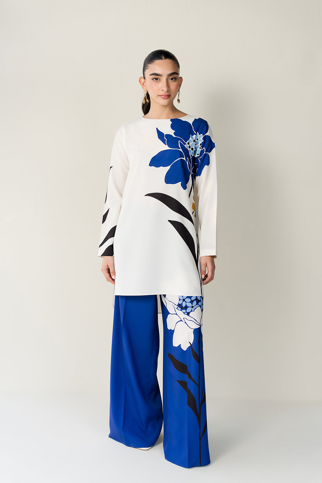 https://cdn.shopify.com/s/files/1/0611/8585/1568/files/W.FW25.152.T-1.jpg?v=1761204321