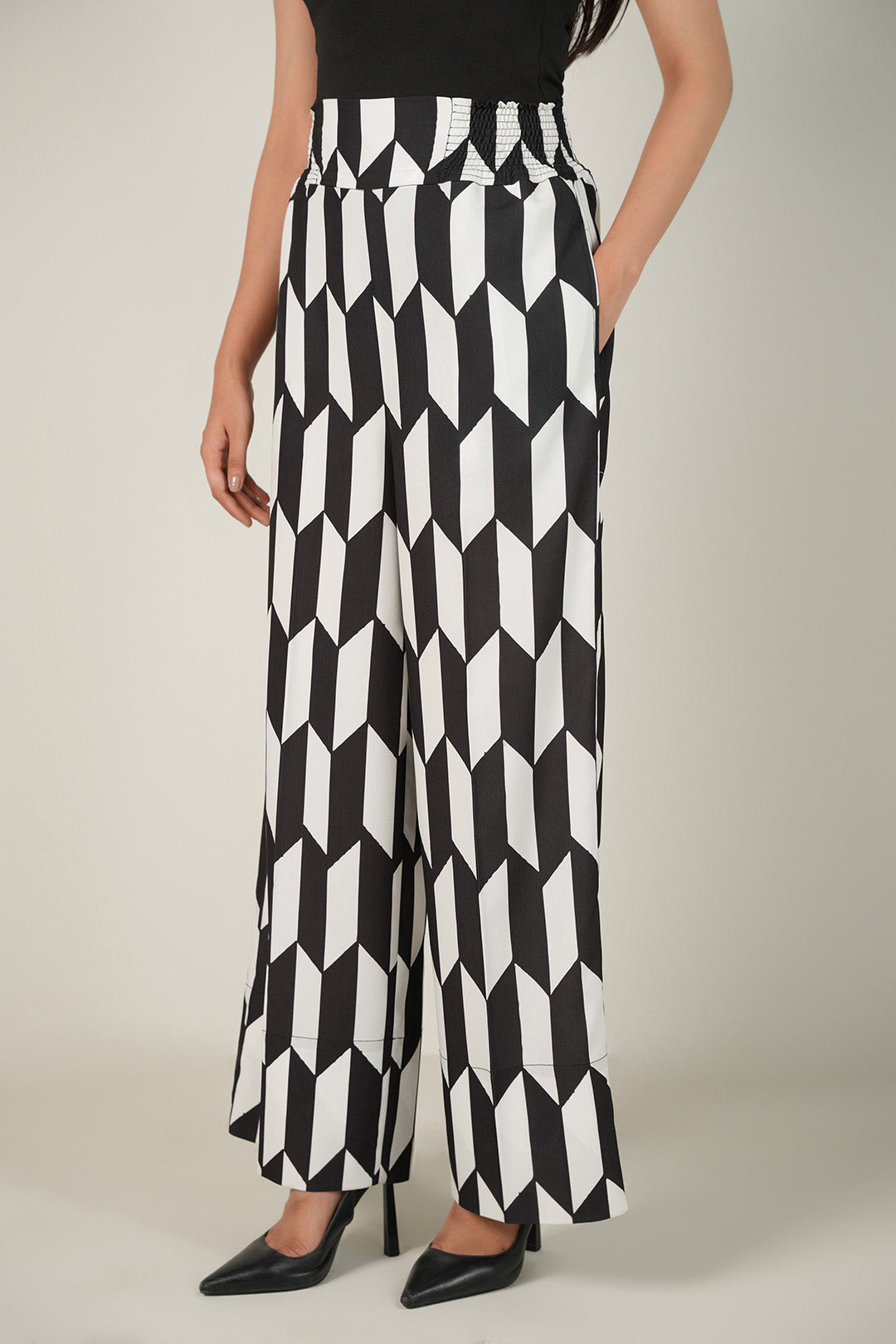 https://cdn.shopify.com/s/files/1/0611/8585/1568/files/W.FW25.154.P-2.jpg?v=1761204386