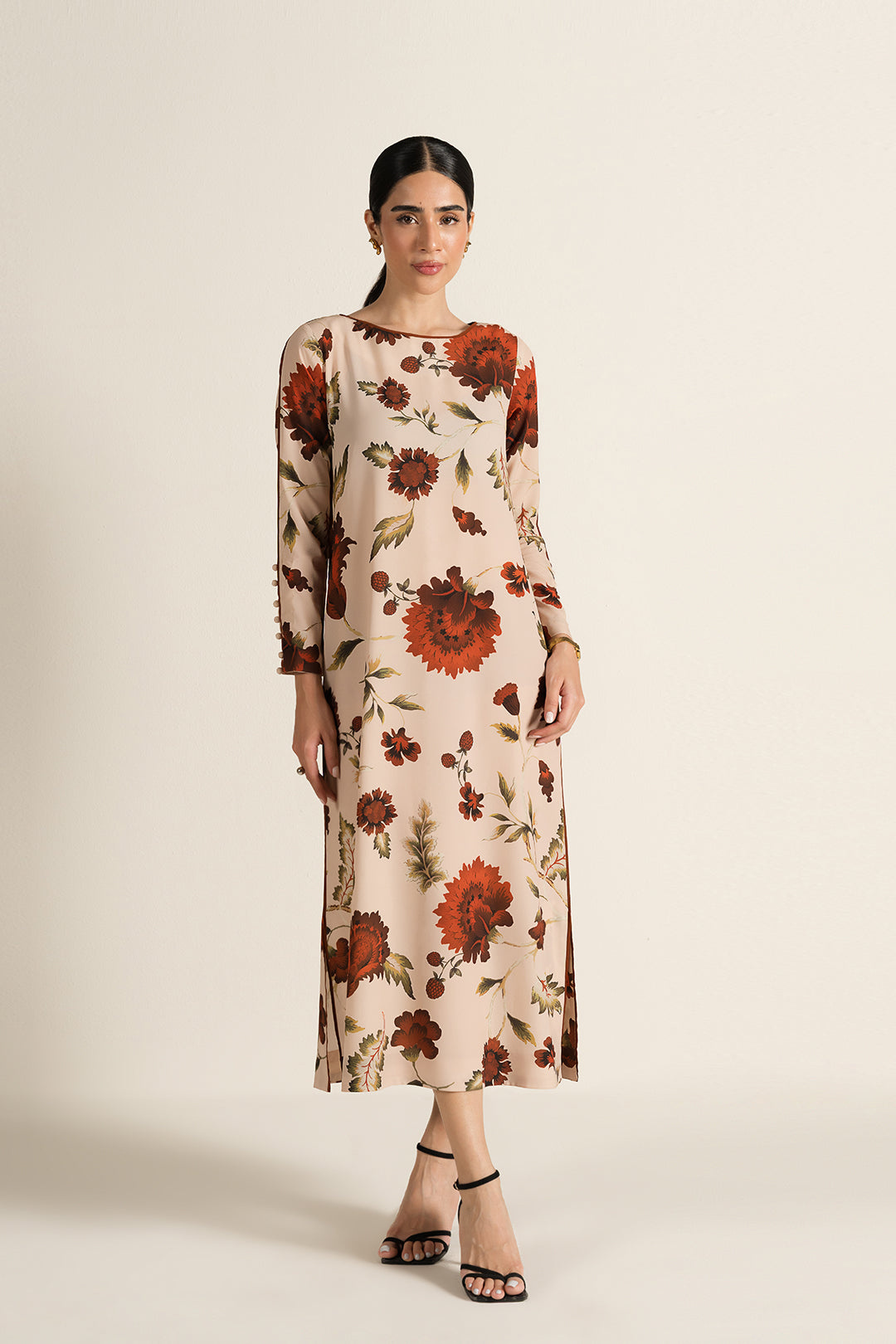 https://cdn.shopify.com/s/files/1/0611/8585/1568/files/W.FW25.196.T-1.jpg?v=1763103711