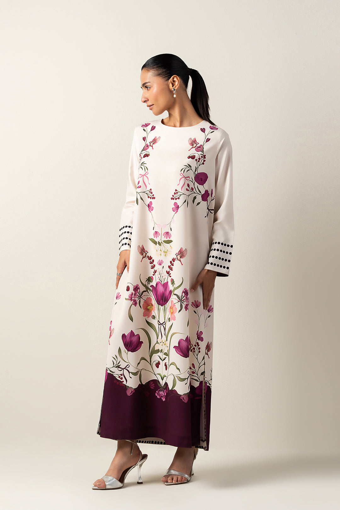 https://cdn.shopify.com/s/files/1/0611/8585/1568/files/W.FW25.265.T-3.jpg?v=1764225405