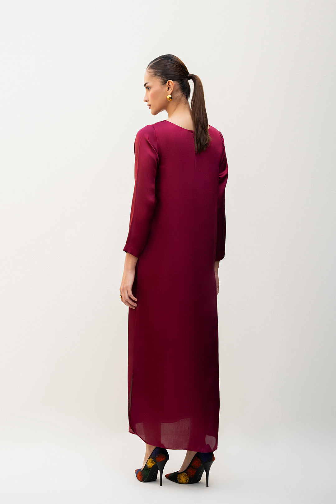 https://cdn.shopify.com/s/files/1/0611/8585/1568/files/W.FW25.267.T-4.jpg?v=1764225224
